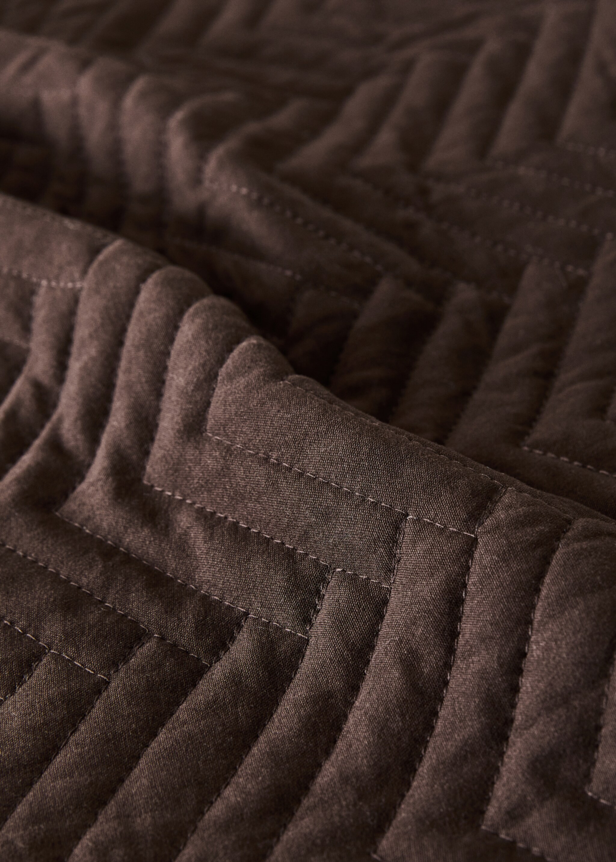 Soft-touch microfiber duvet with herringbone pattern Superking bed - Detaljer om artikeln 2, Brun. Ref: 17044430-00.
