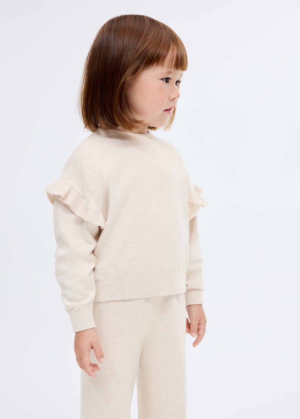 Ruffle knitted sweater