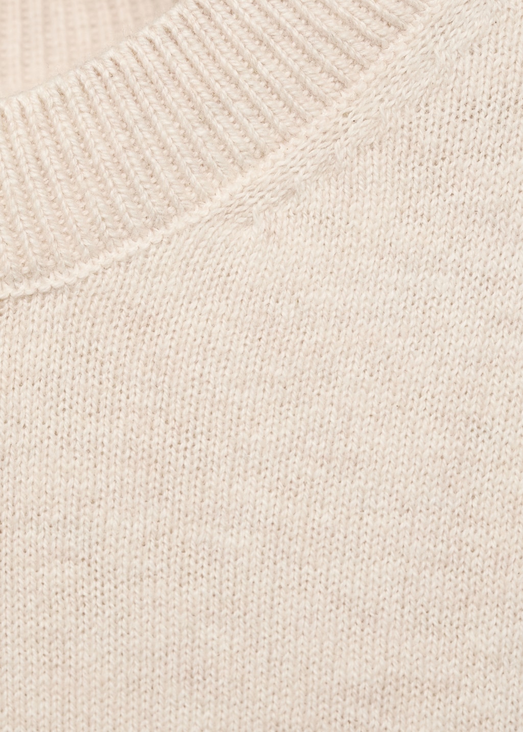 Ruffle knitted sweater