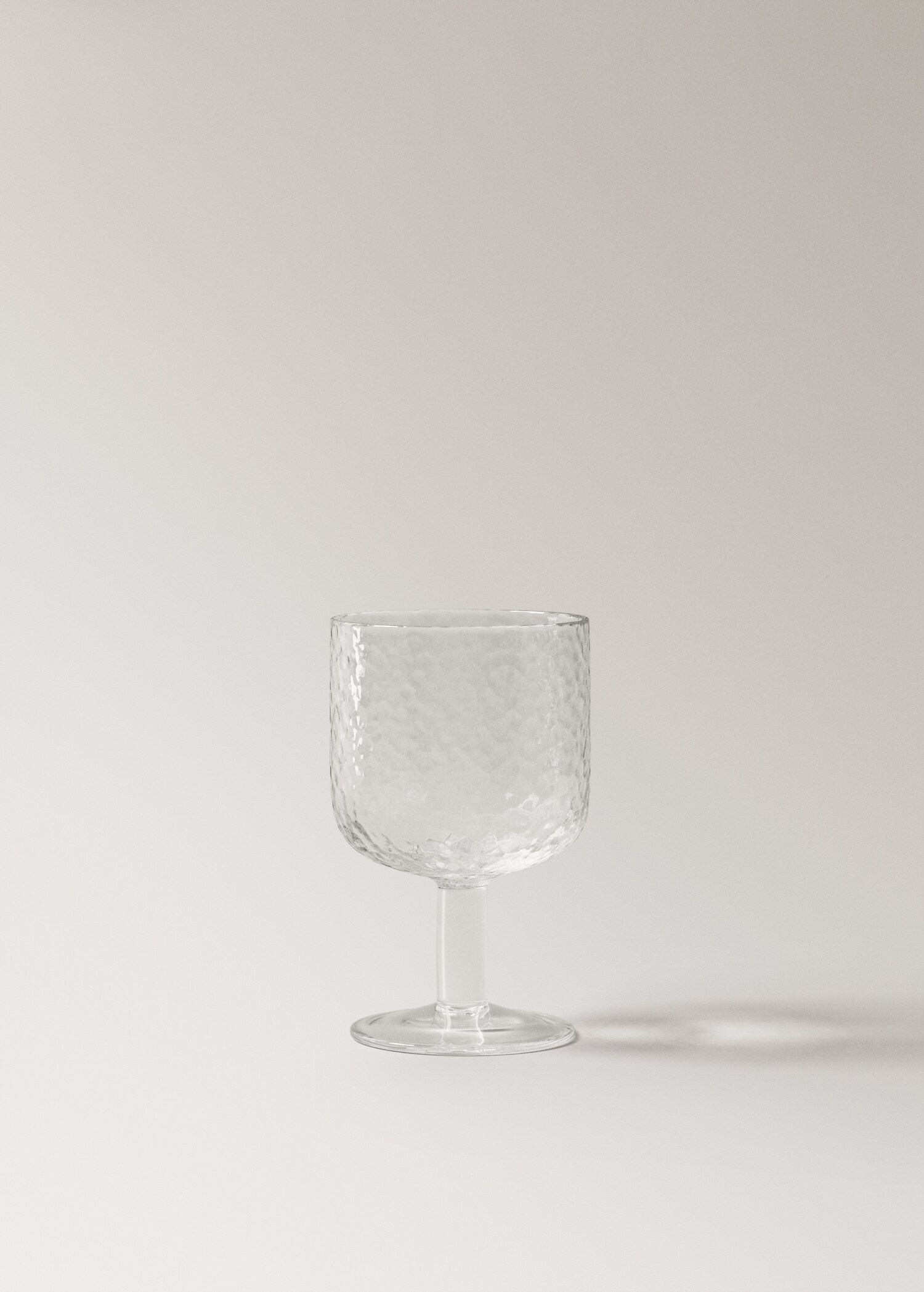 Hammered glass cup - Artykuł bez modela/modelki