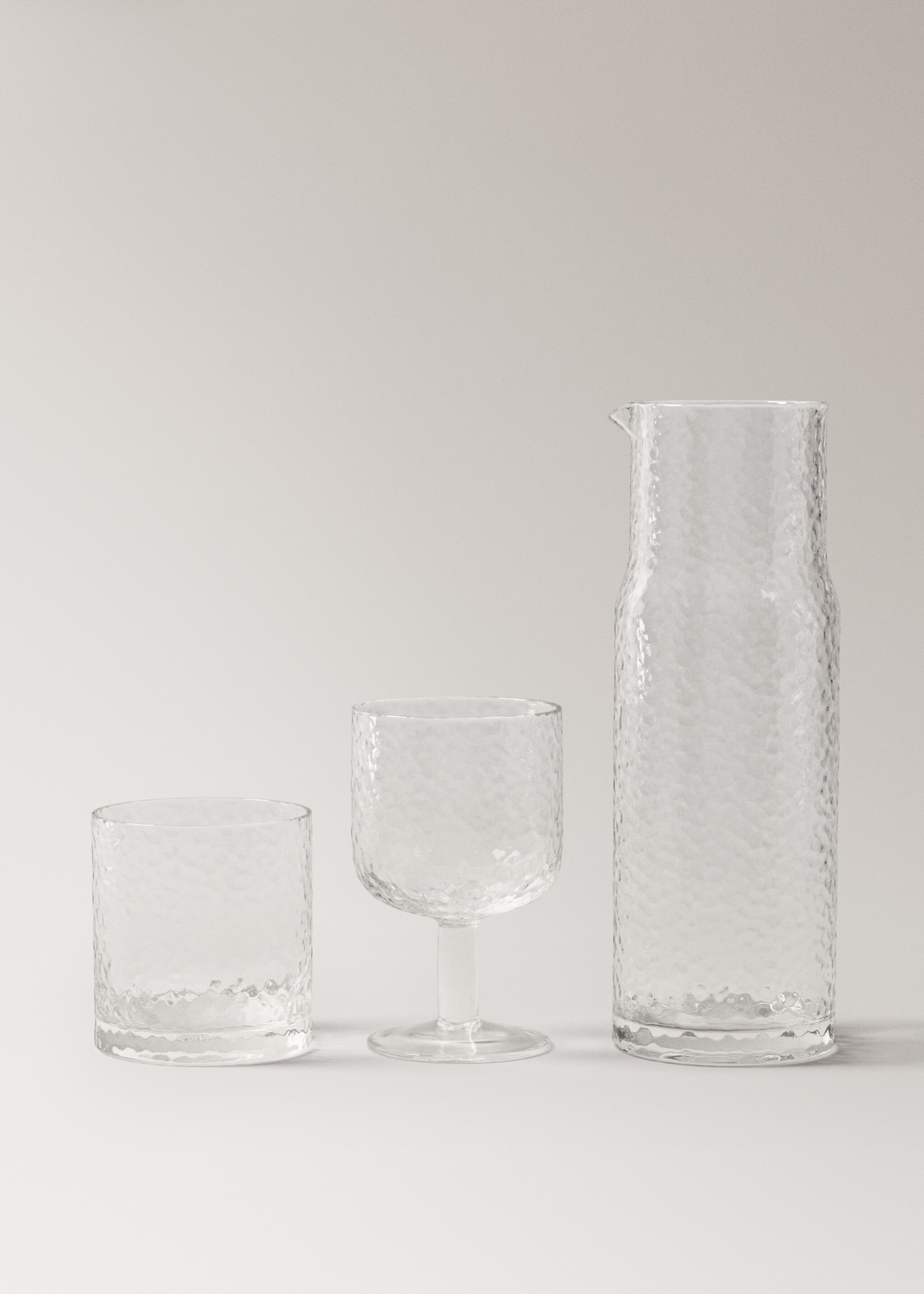 Hammered stem glass - Details of the article 3, Off White. Ref: 17044440-00.