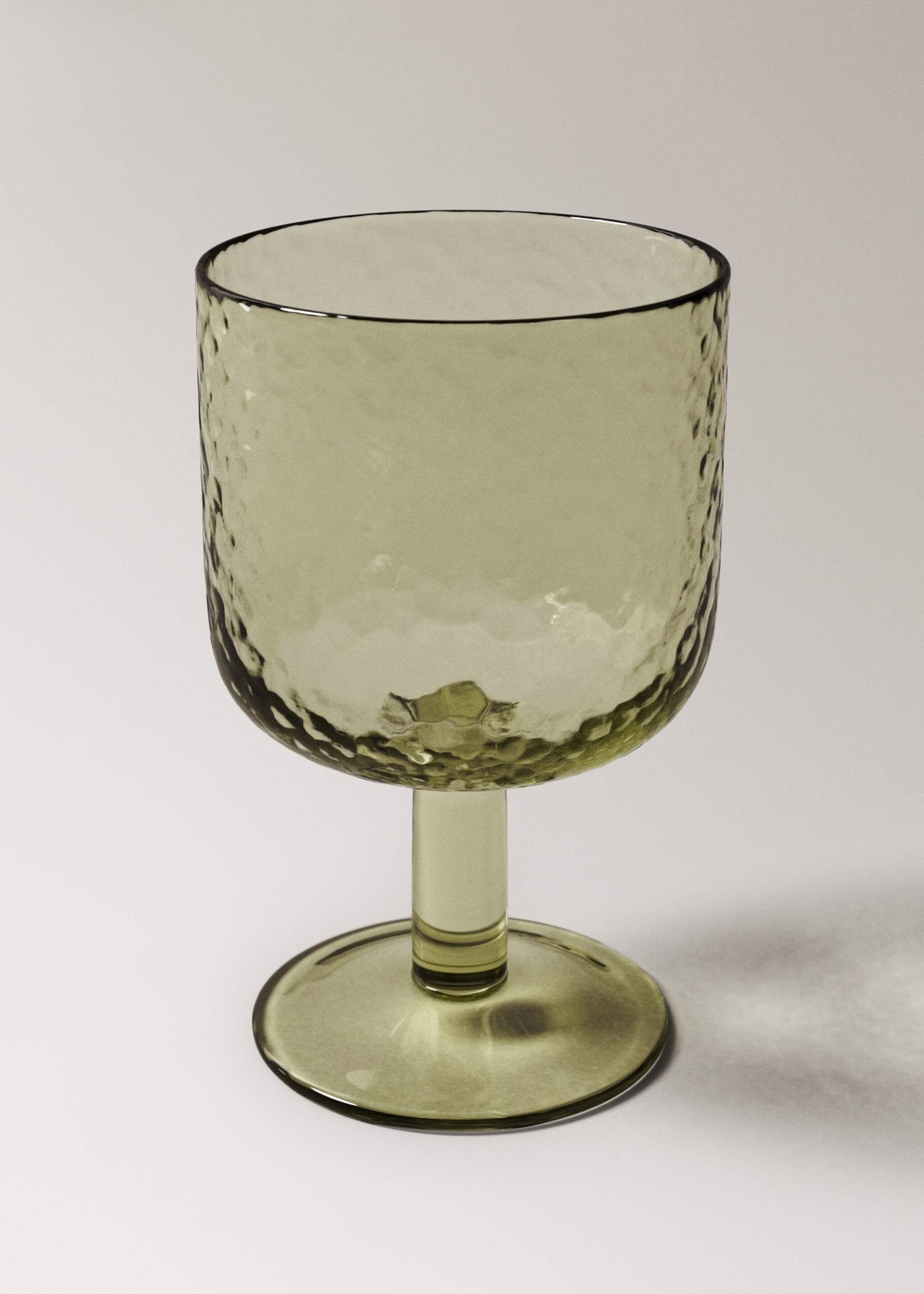 Hammered stem glass - Details of the article 2, Green. Ref: 17044440-00.