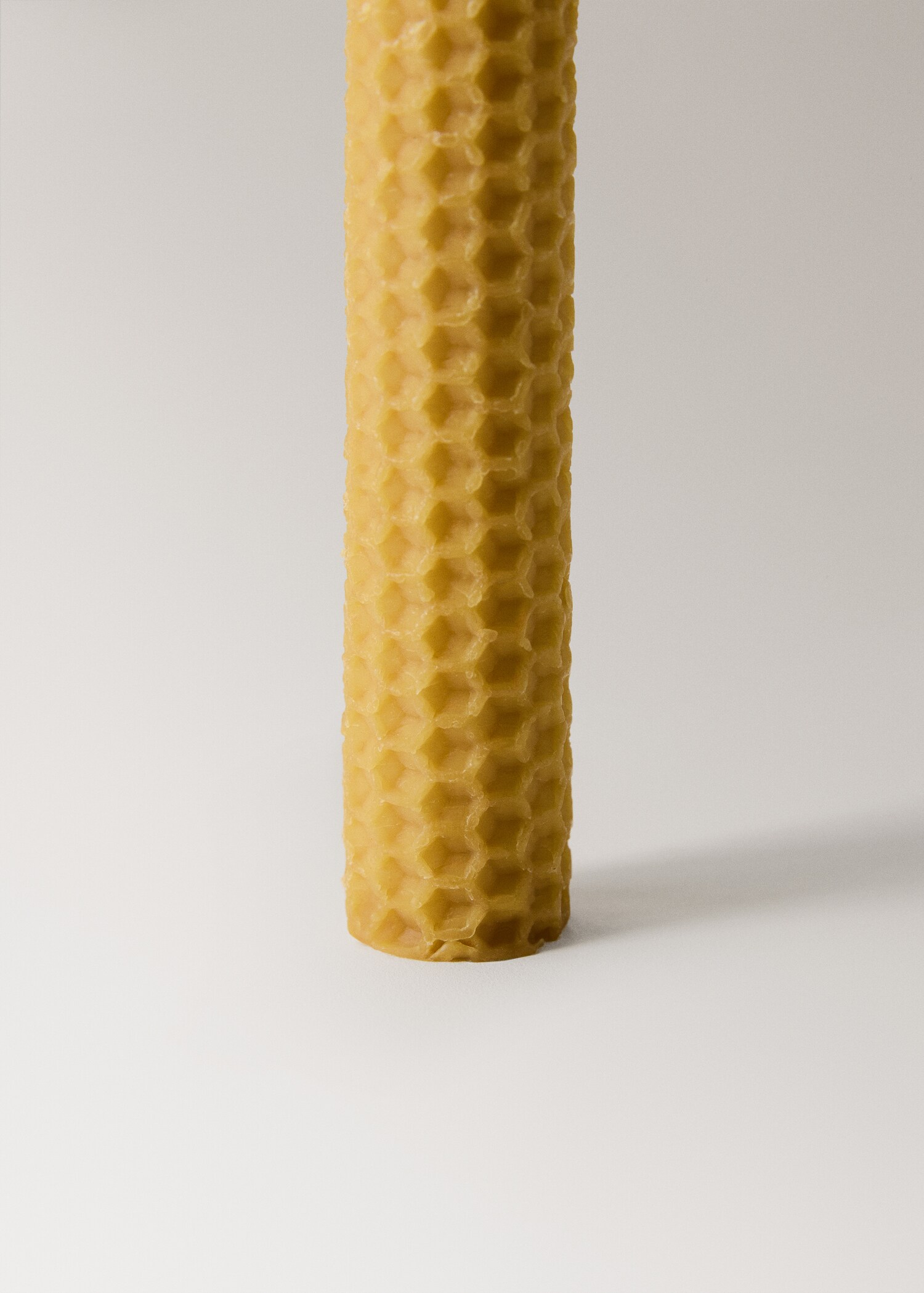 Decorative beeswax candles - Details of the article 2