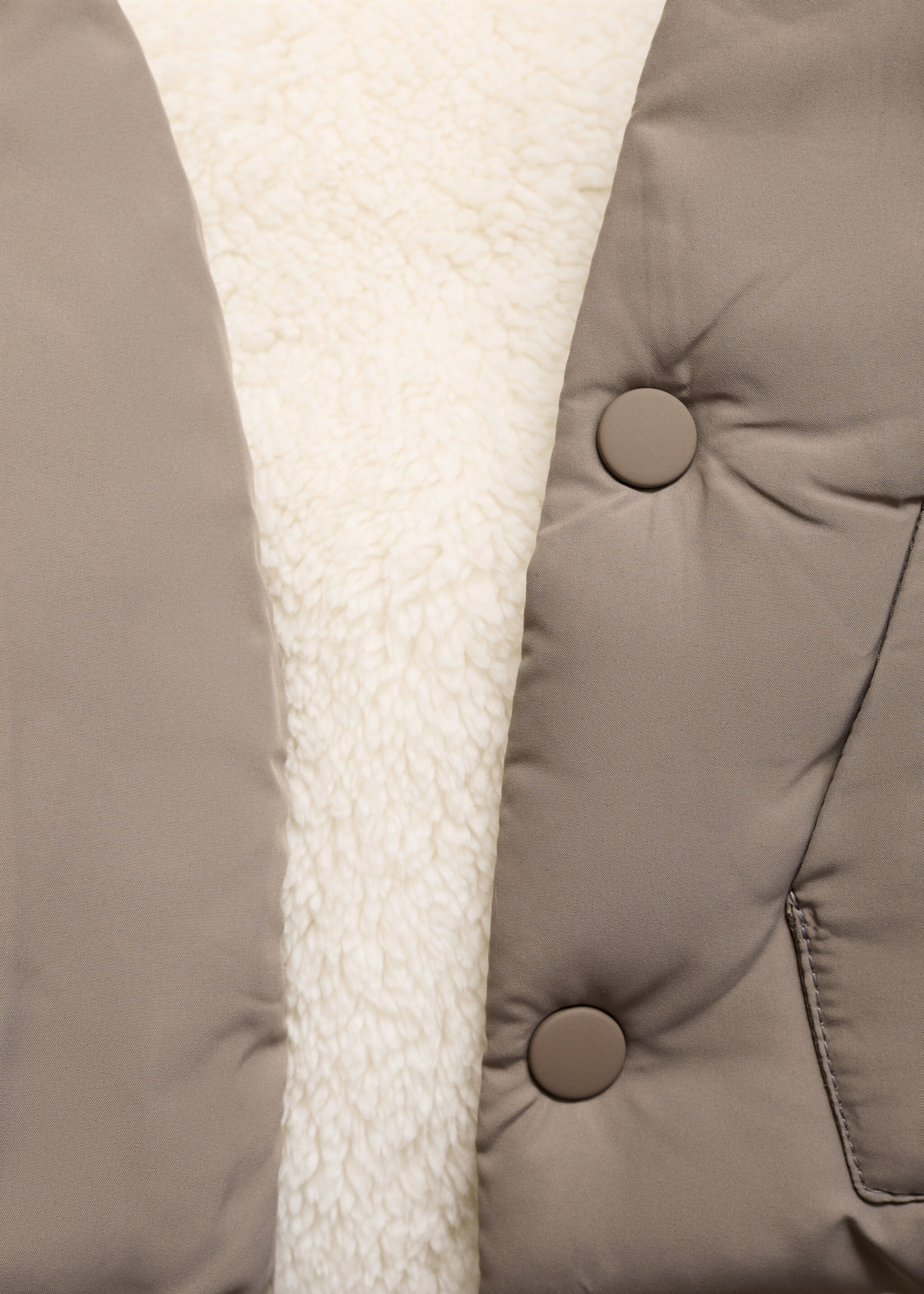 Quilted coat with ears - Details of the article 8, Medium Brown. Ref: 17044773-00.