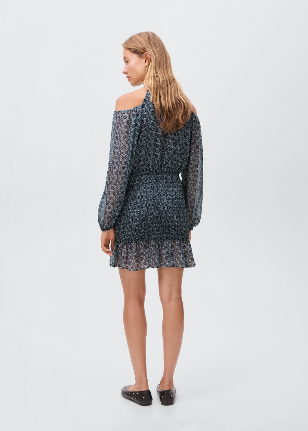 Floral dress with cut-out