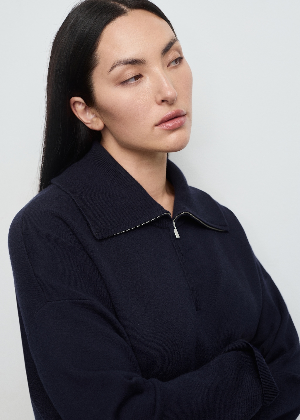 Knitted sweater with zip collar