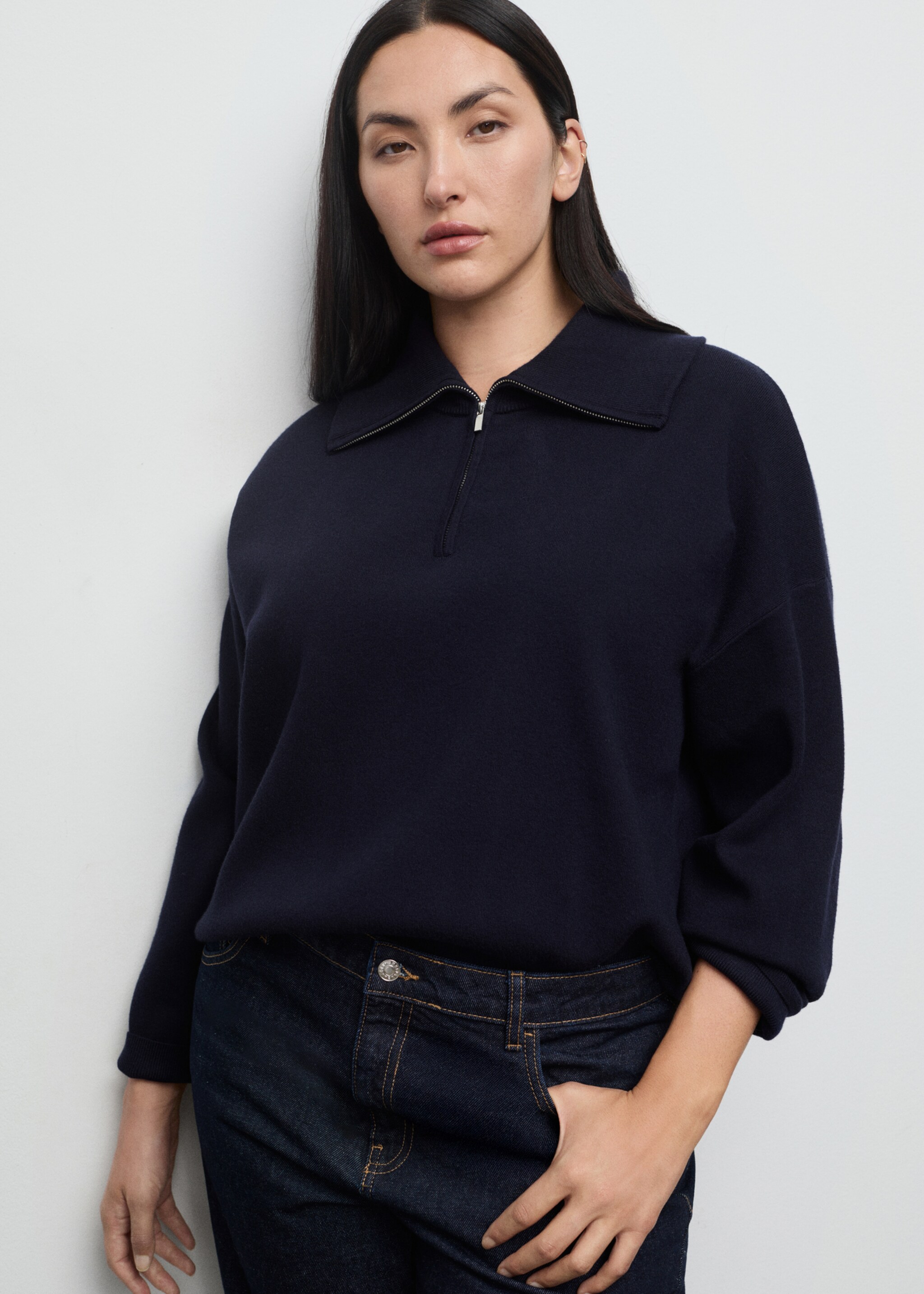 Knitted sweater with zip collar - Details of the article 5, Navy. Ref: 17044783-00.