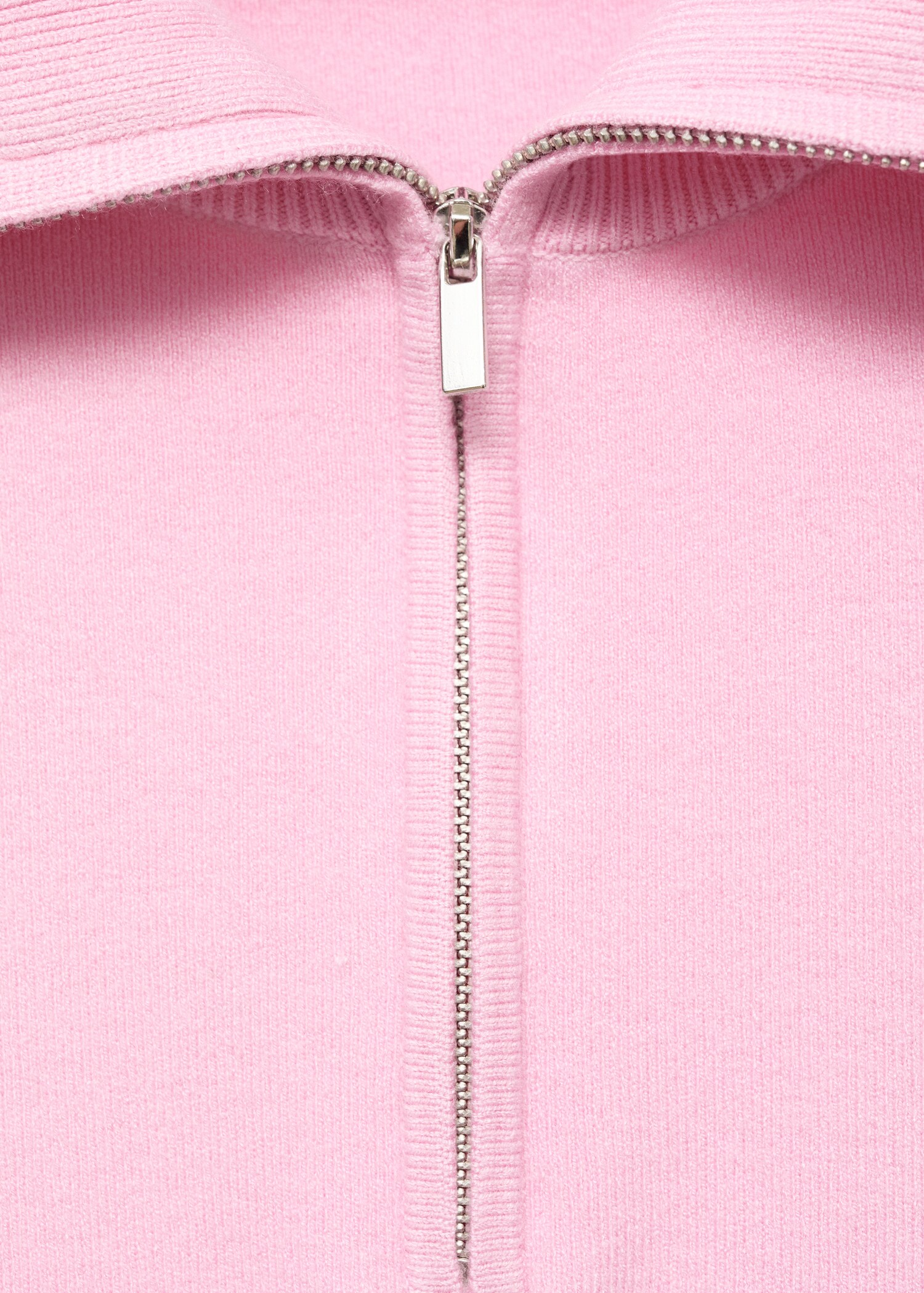 Knitted sweater with zip collar - Details of the article 8