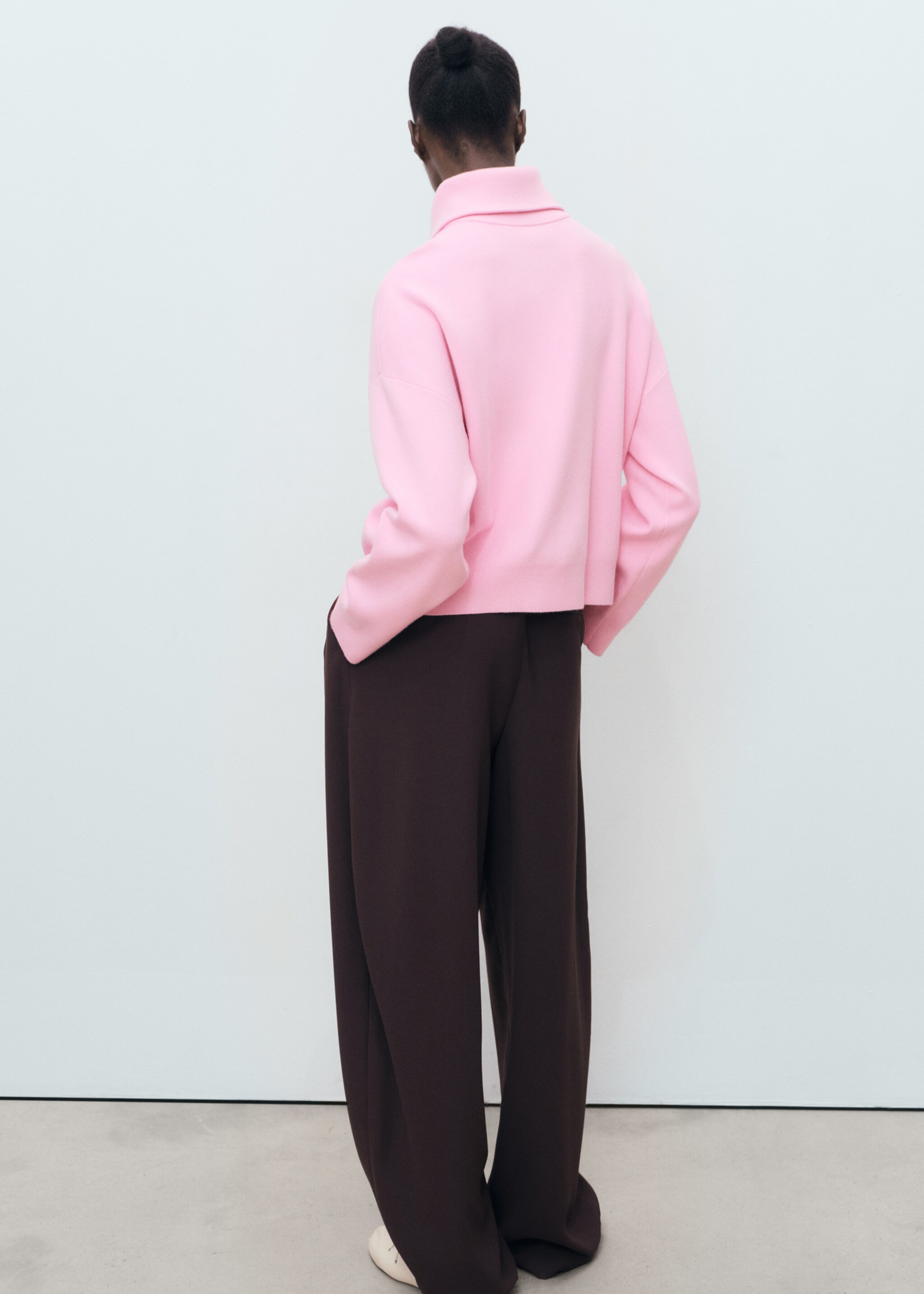 Knitted sweater with zip collar - Reverse of the article, Pastel Pink. Ref: 17044783-00.