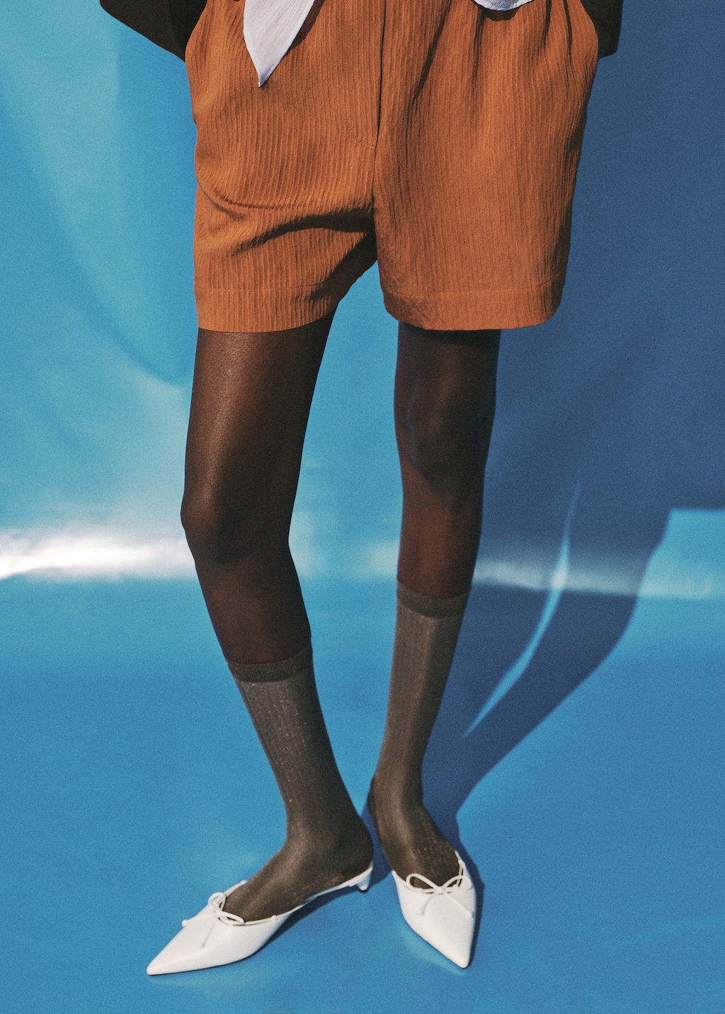 Textured shorts with contrasting trim