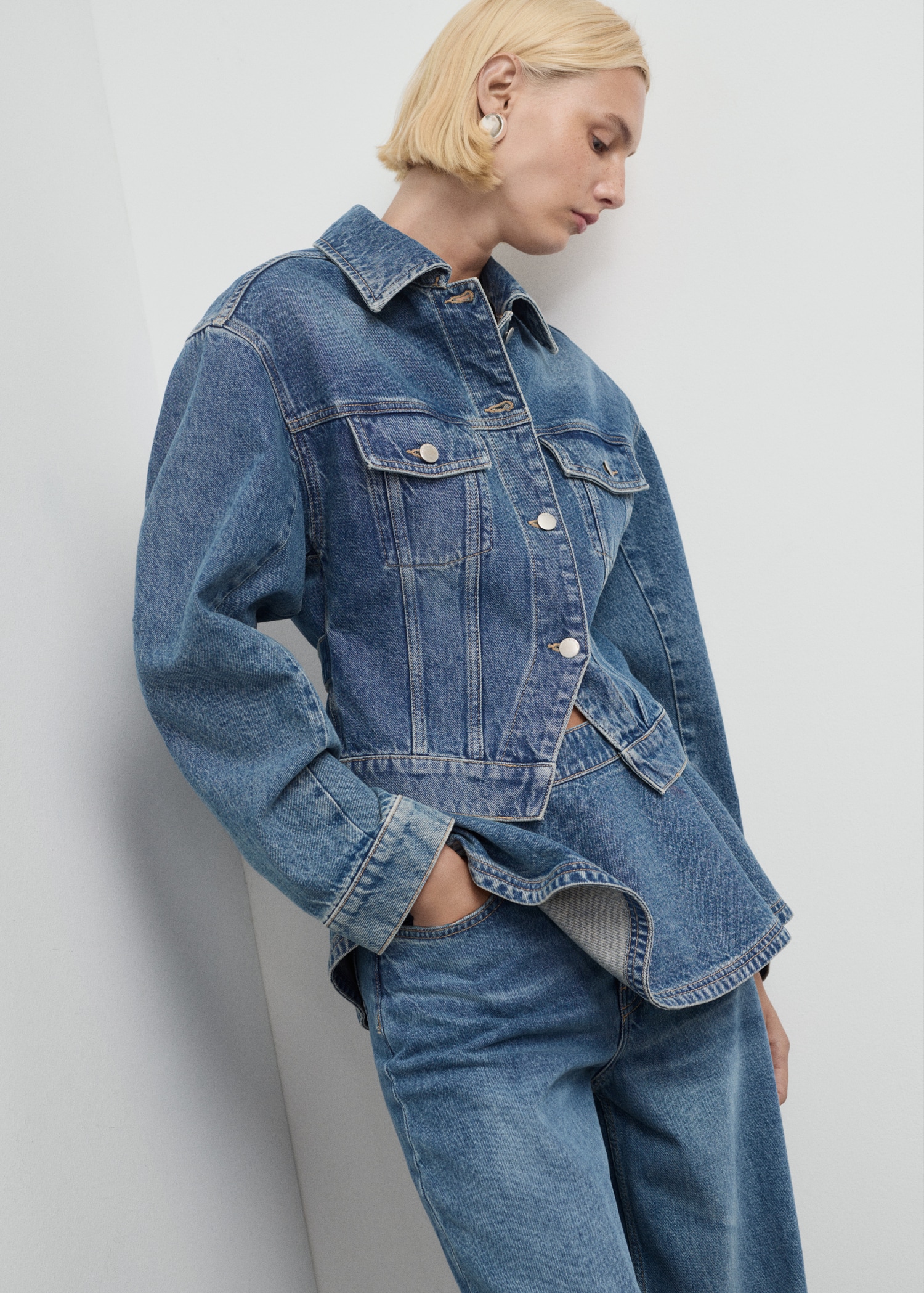 Fitted denim jacket with pockets Women MANGO Slovenia