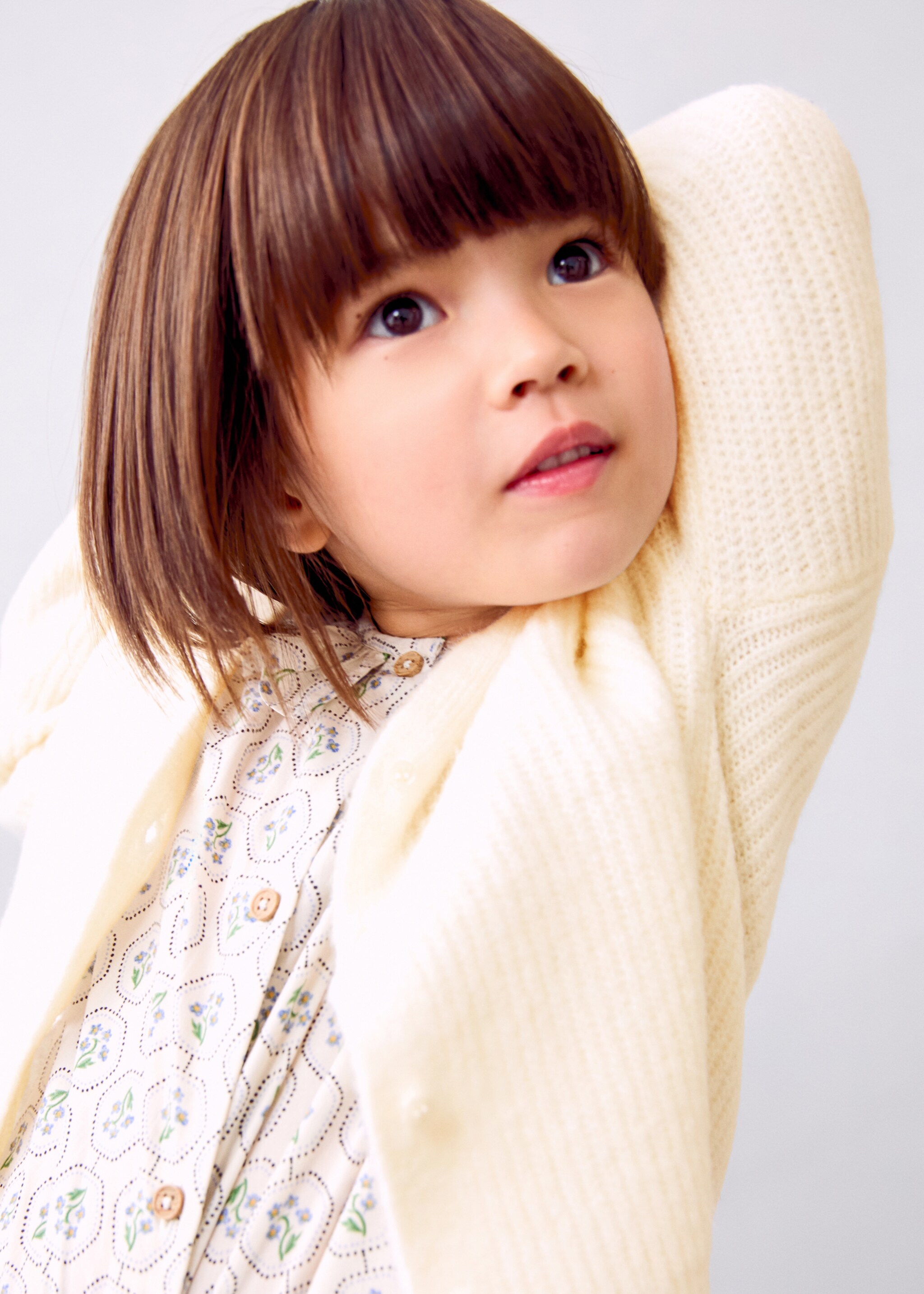 Chunky knit cardigan - Details of the article 1, Off White. Ref: 17045153-00.