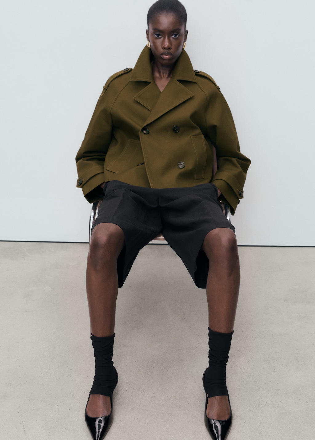 Oversized short double-breasted trench coat