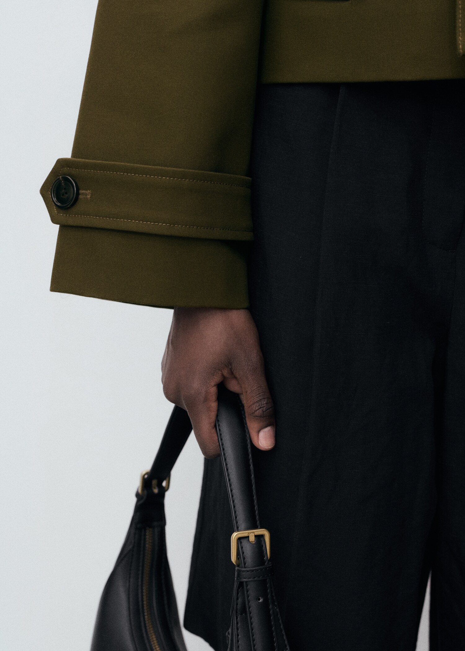 Oversized short double-breasted trench coat - Details of the article 6