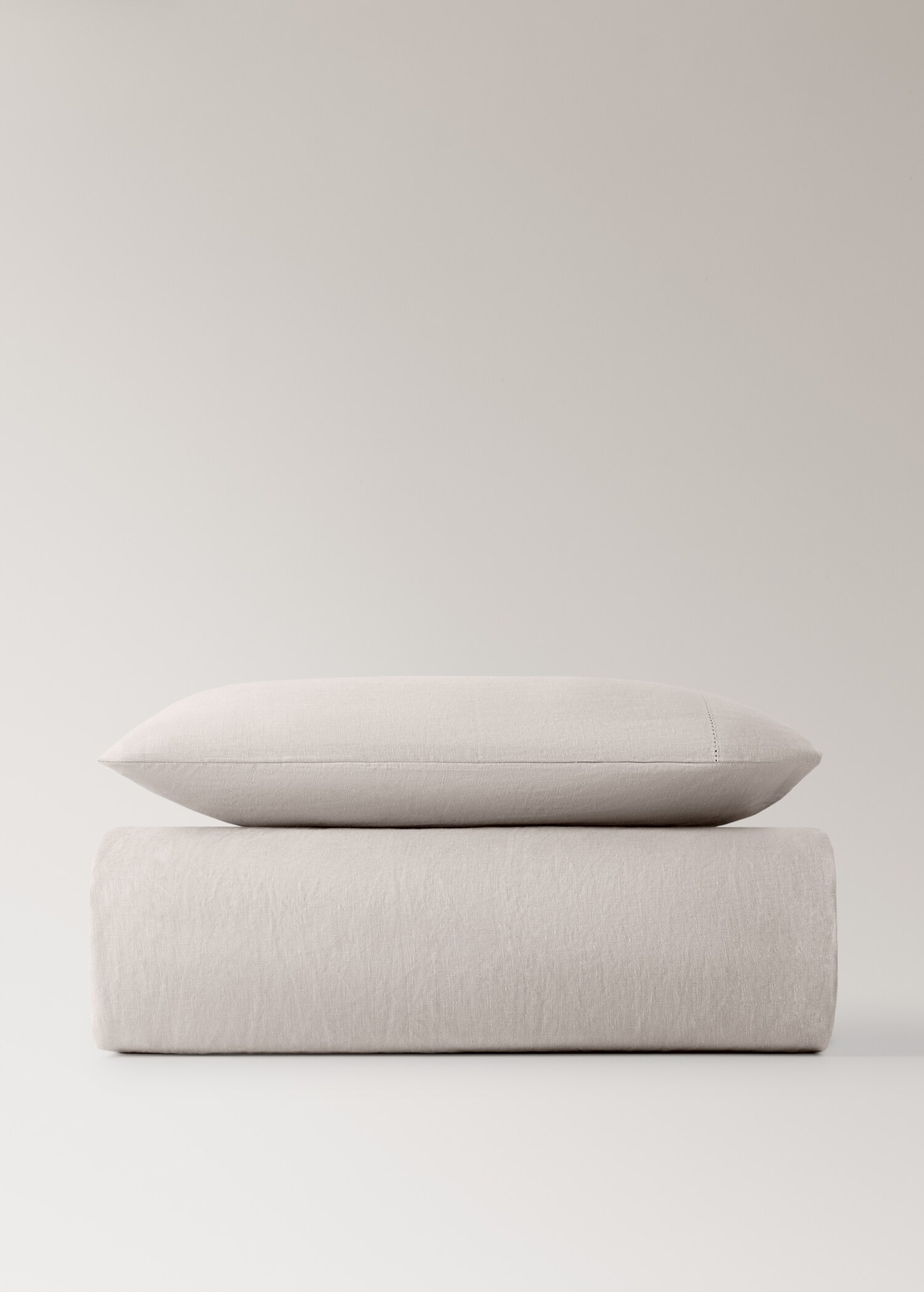 Washed linen duvet cover with hemstitch for cot - Article without model