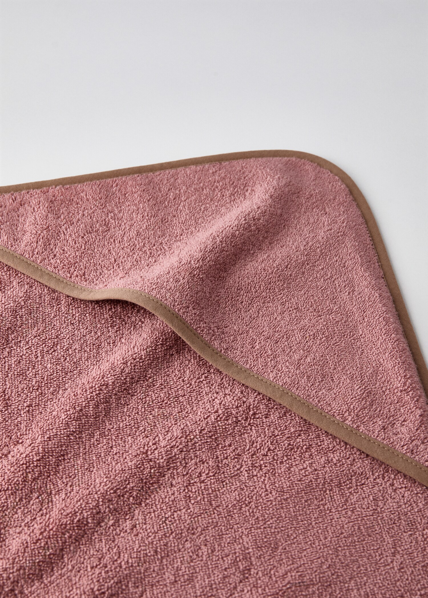 Children's bathrobe with contrasting trim - Details of the article 1