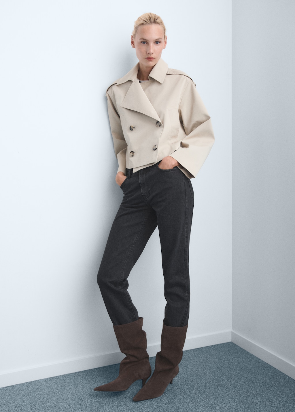 Slim-fit high-waist jeans