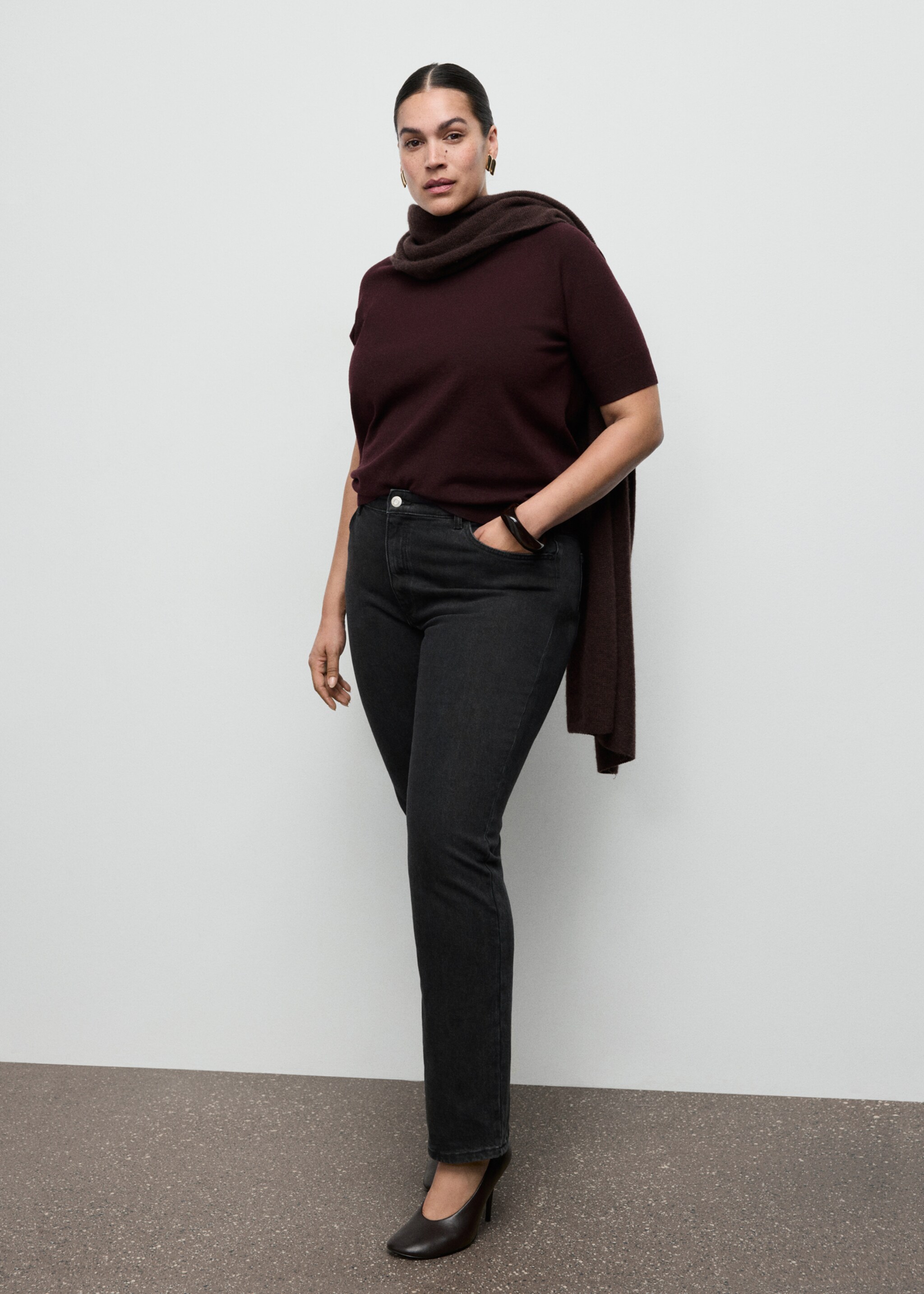 Slim-fit high-waist jeans - Details of the article 3, Black denim. Ref: 17045171-00.