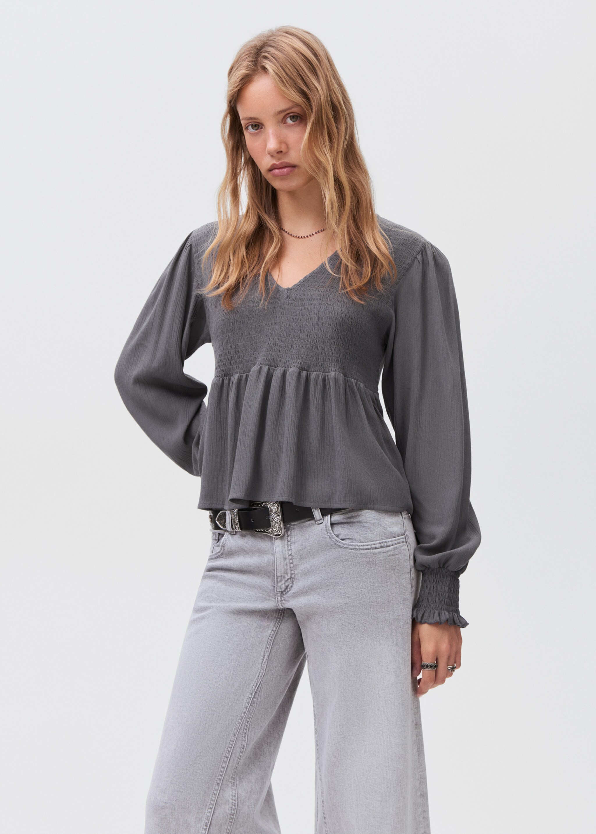 Blouse fluide froncée - Plan moyen, Gris anthracite. Ref: 17045791-00.