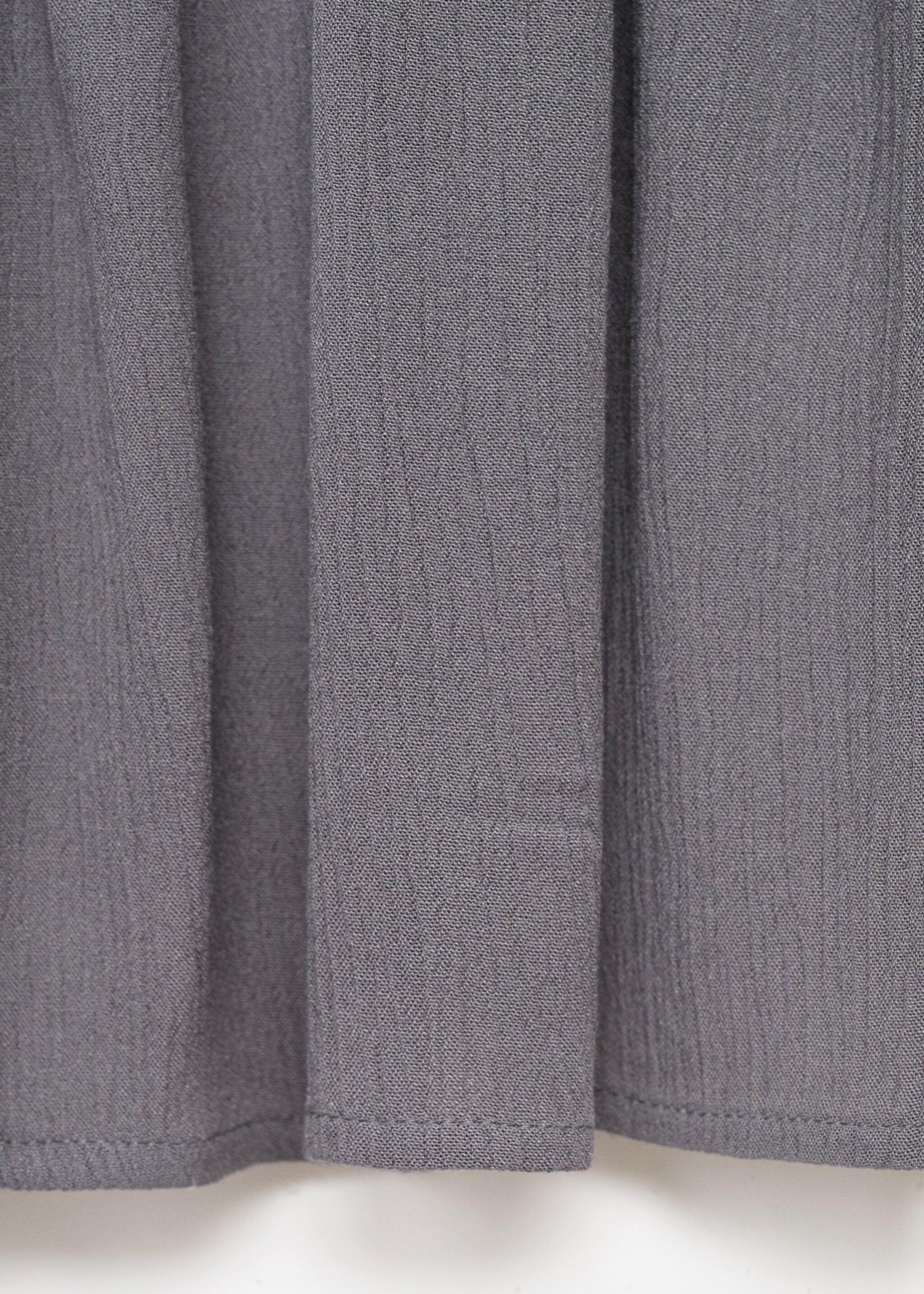Gesmokte soepelvallende blouse - Detail van het artikel 0, Antraciet. Ref: 17045791-00.