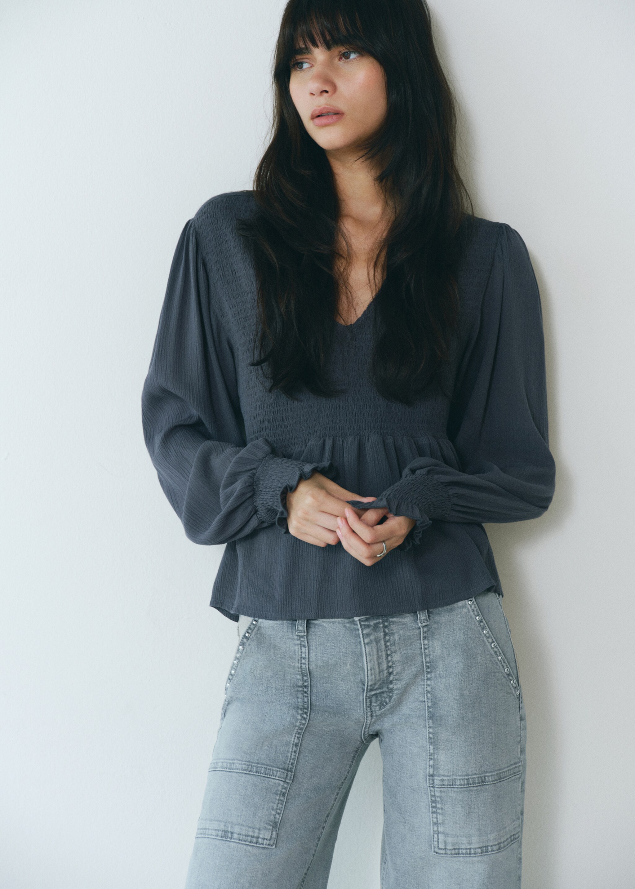 Ruched flowing blouse - Details of the article 5, Charcoal. Ref: 17045791-00.