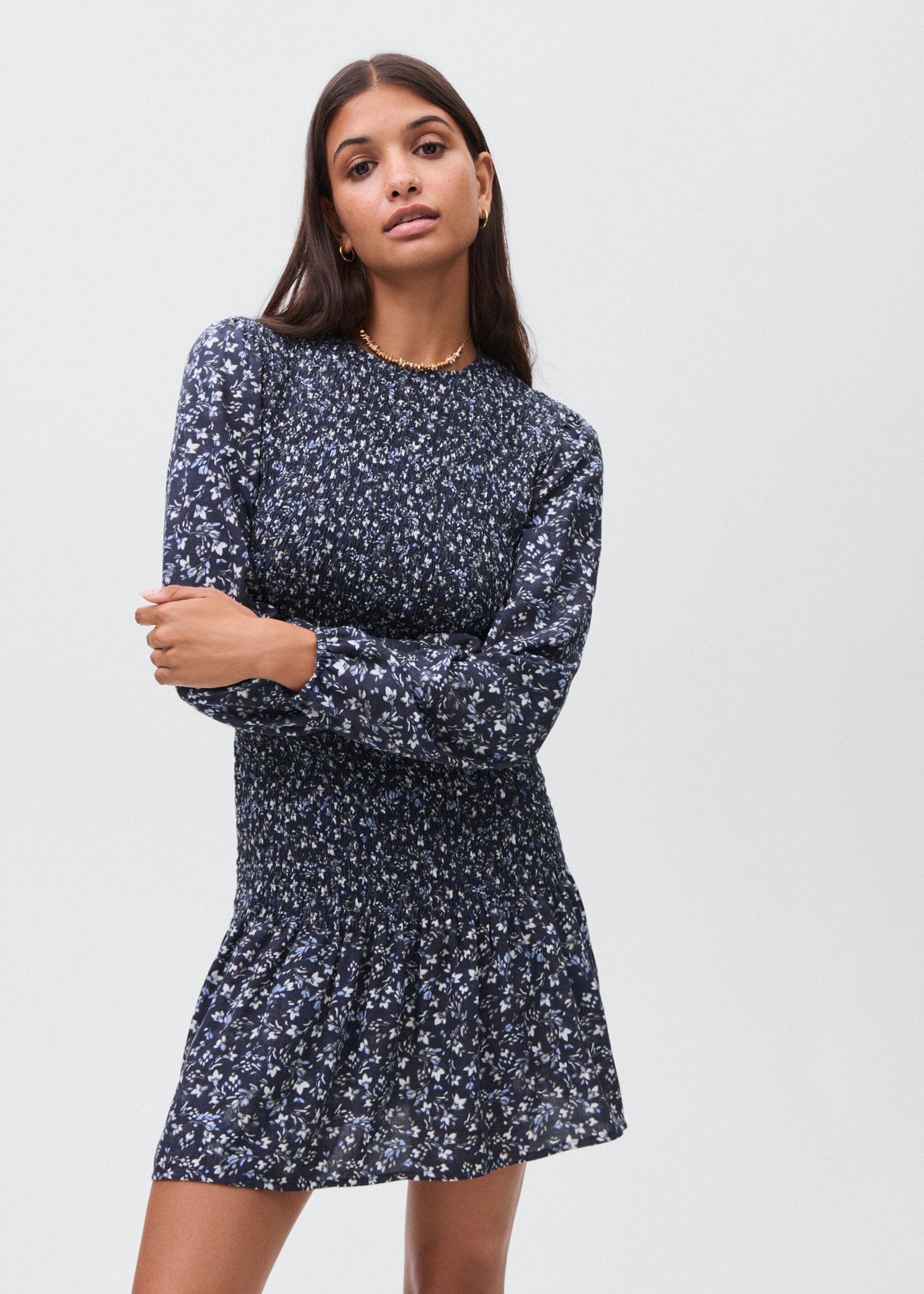 Robe florale à volant - Plan moyen, Bleu marine foncé. Ref: 17045793-00.