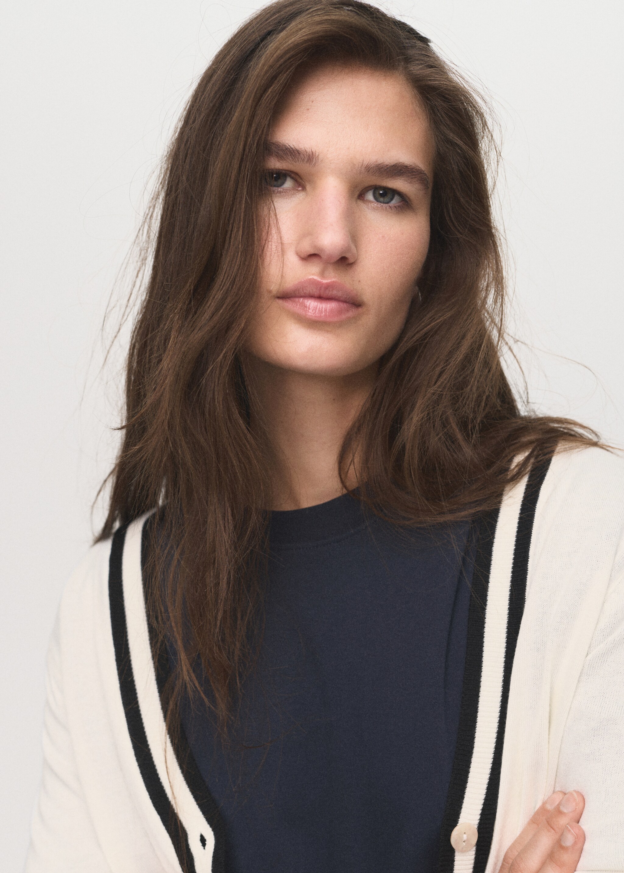 Contrast stripe cardigan - Details of the article 1, Ecru. Ref: 17045799-00.