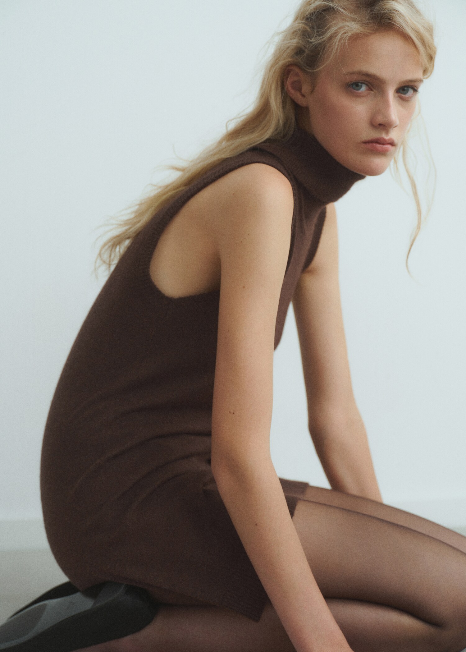 Knitted turtleneck dress - Details of the article 2