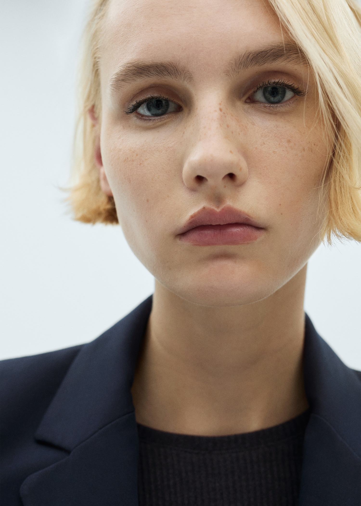 Fitted suit jacket - Details of the article 1