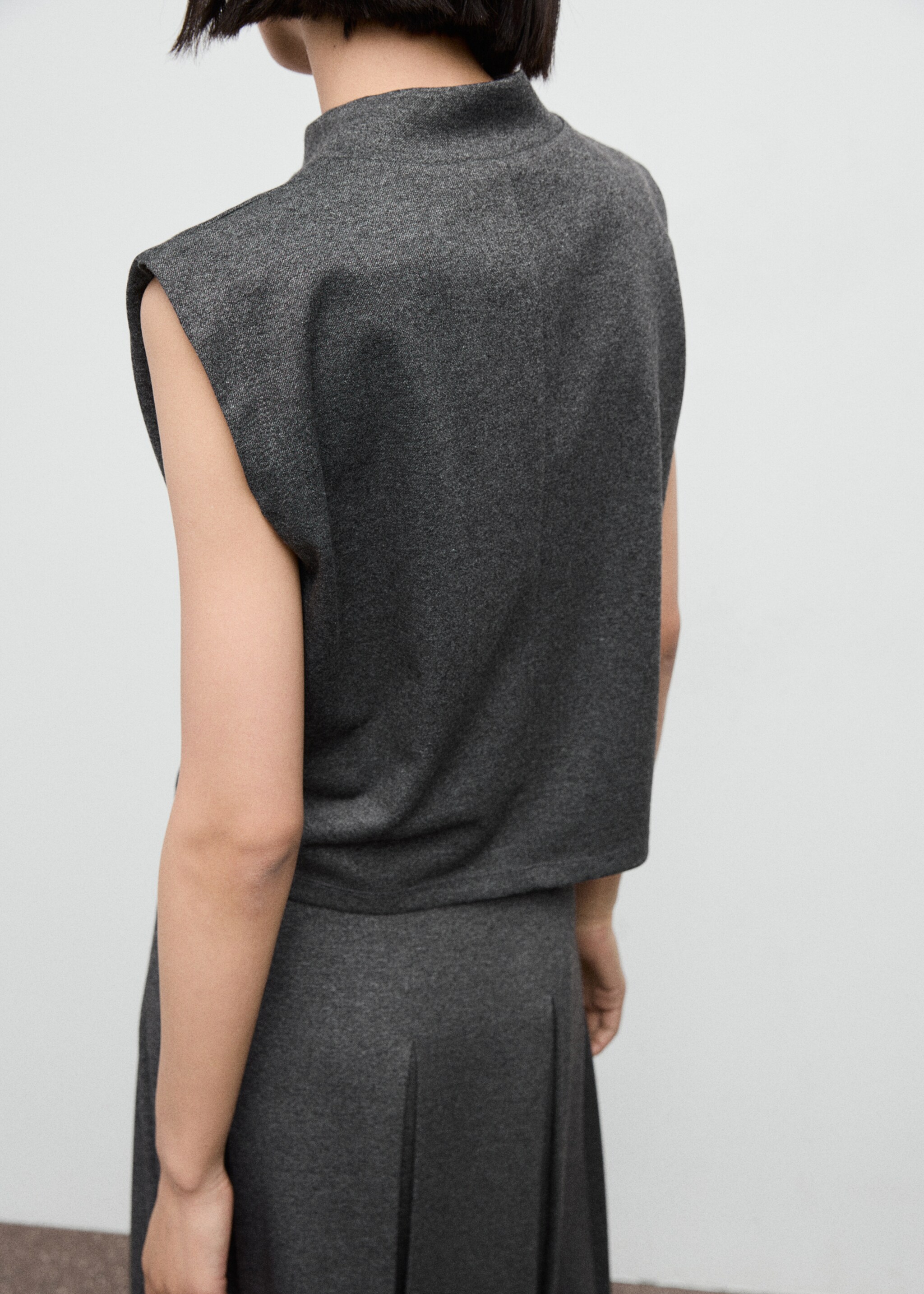 Perkins-neck top - Reverse of the article, Grey. Ref: 17045818-00.