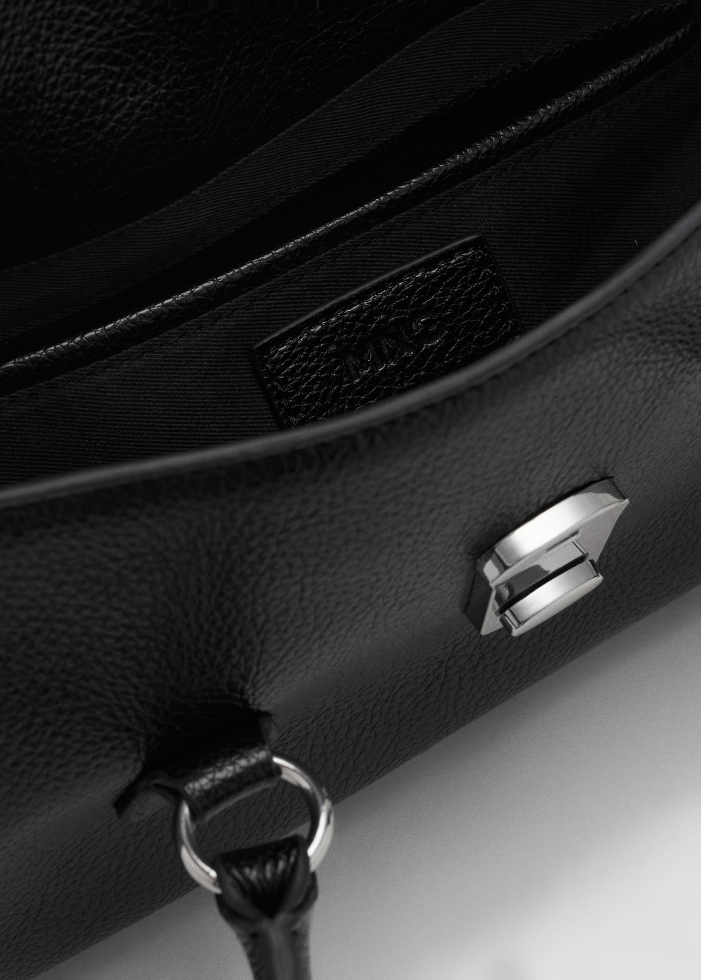 City shoulder bag with flap