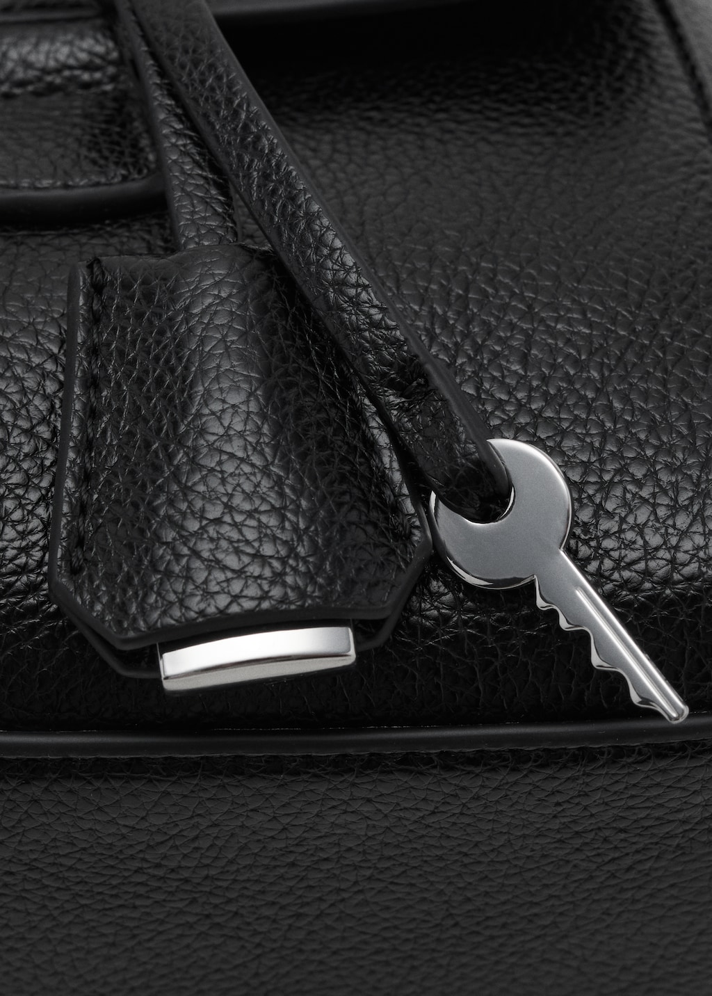 City shoulder bag with flap