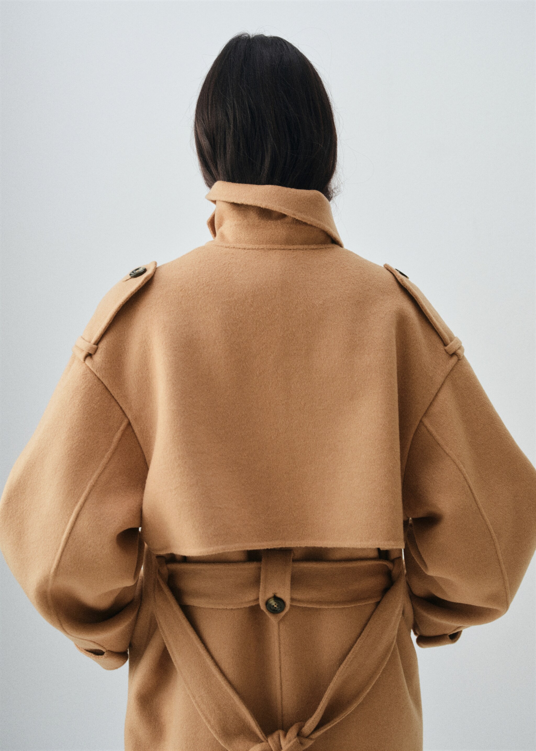 Double-breasted wool coat - Details of the article 2, Medium Brown. Ref: 17045824-00.