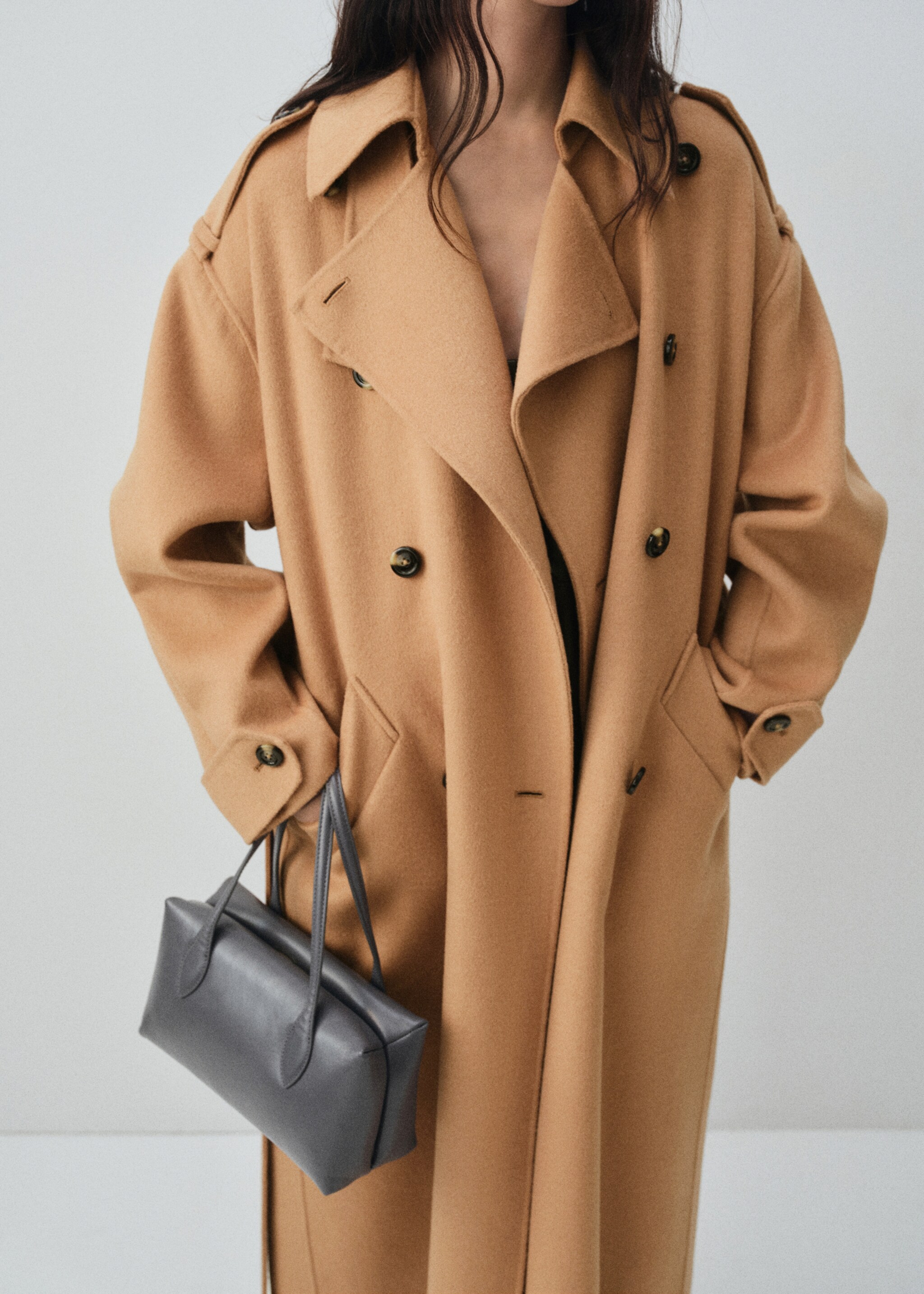 Double-breasted wool coat - Details of the article 6, Medium Brown. Ref: 17045824-00.