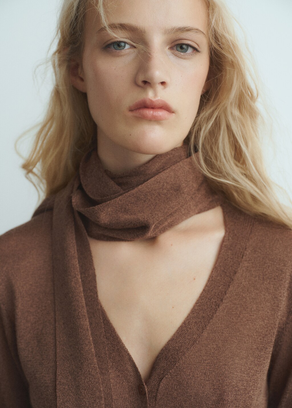 Fine-knit cardigan with foulard