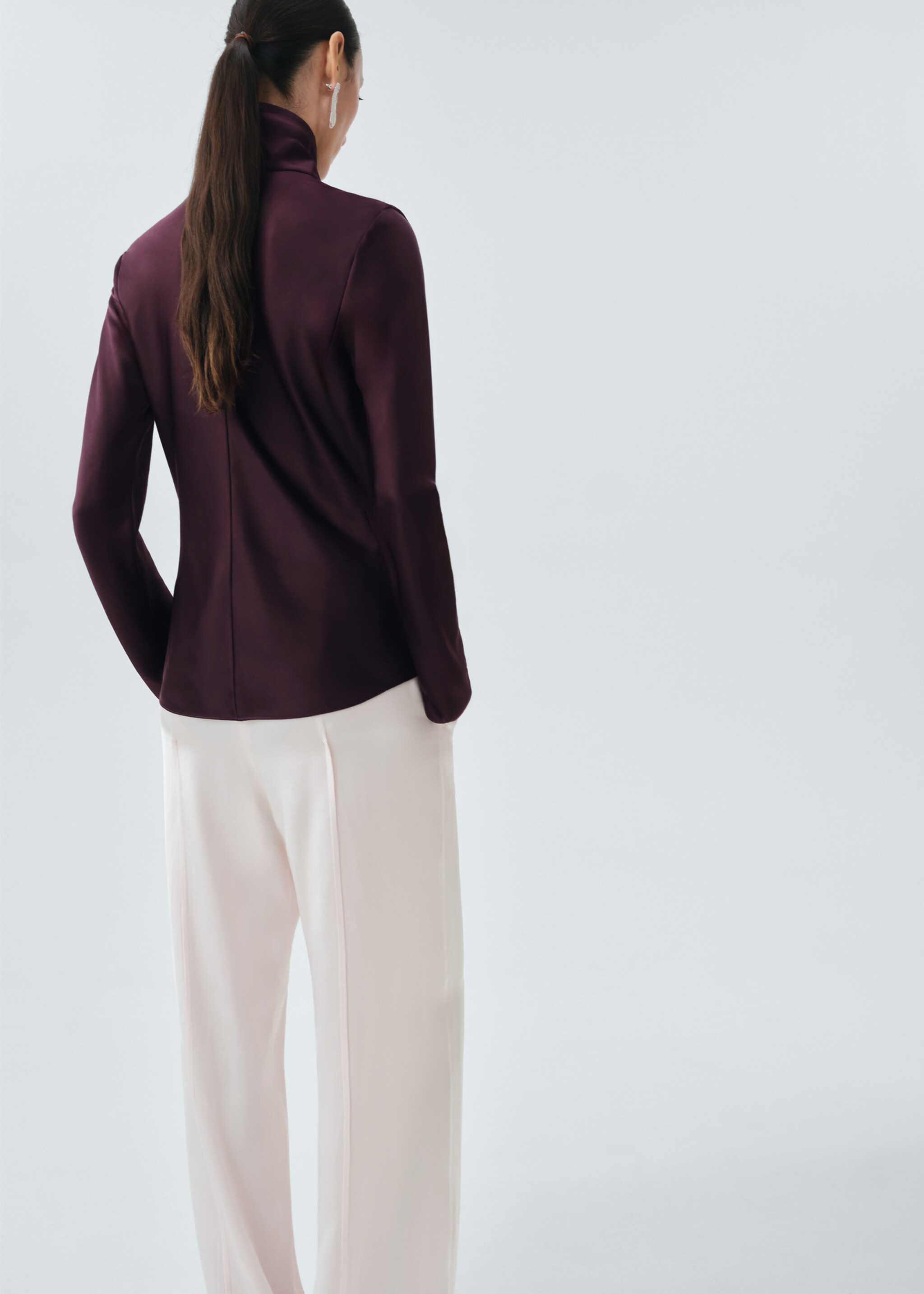Chemise satinée col montant - Verso de l’article, Violet. Ref: 17045826-00.