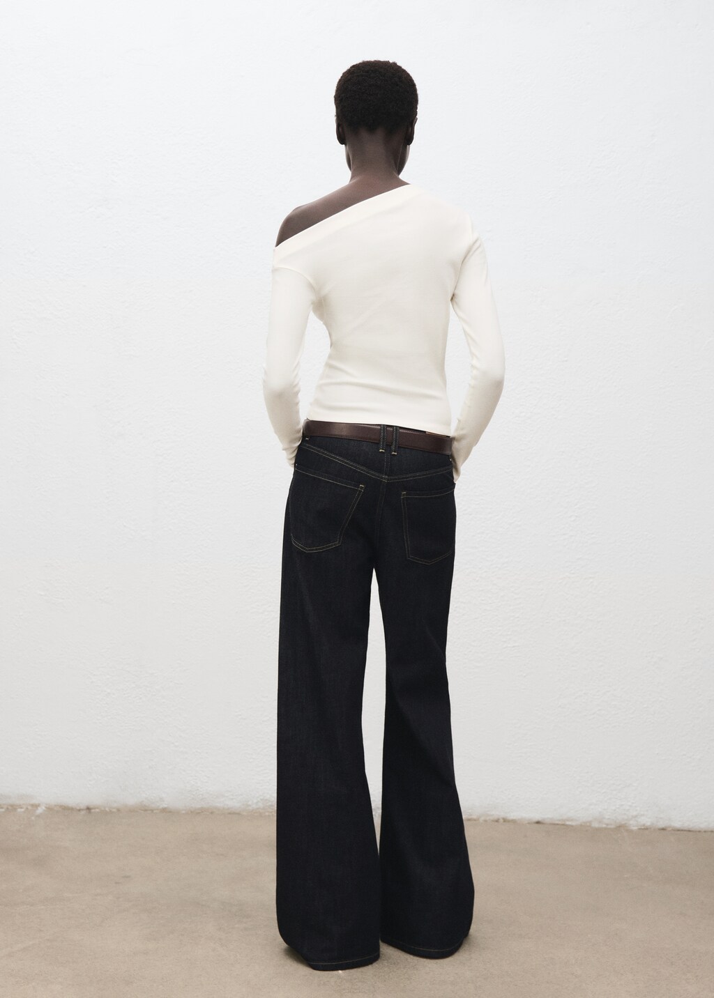 Long-sleeved t-shirt with asymmetrical neckline - image 3