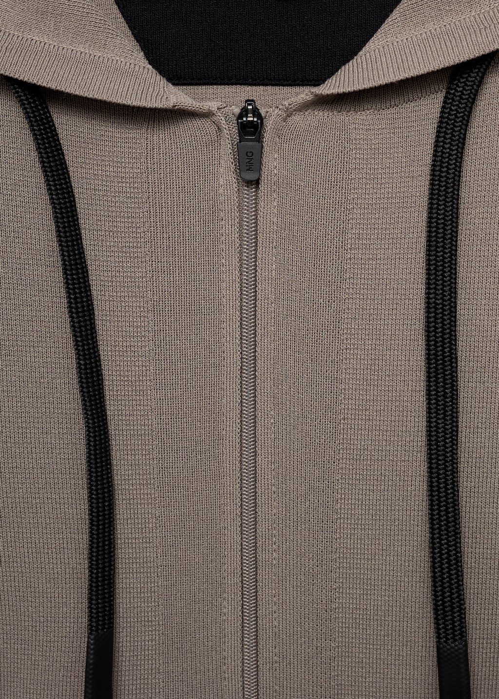 Thermoregulating zip-up sweatshirt