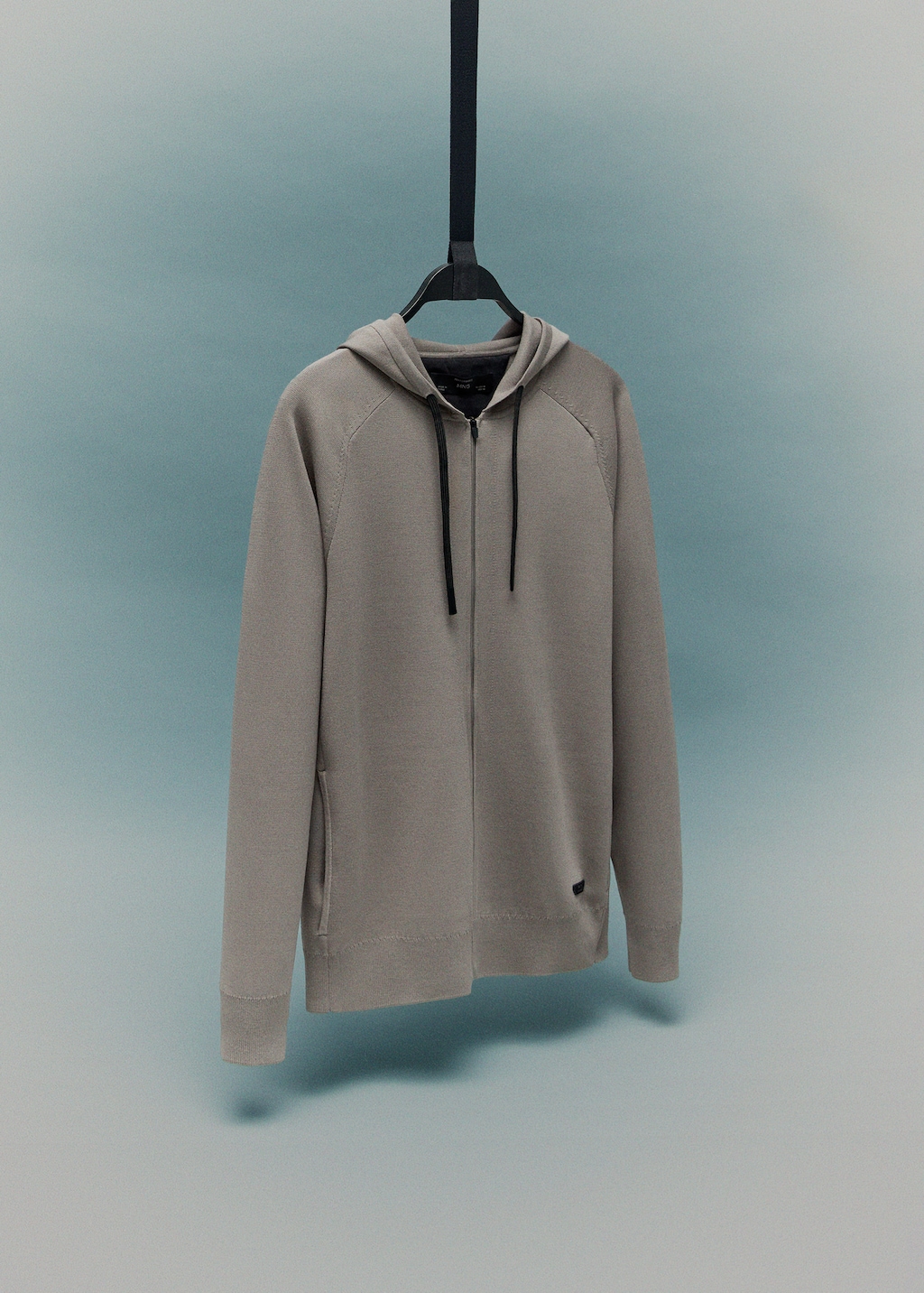 Thermoregulating zip-up sweatshirt