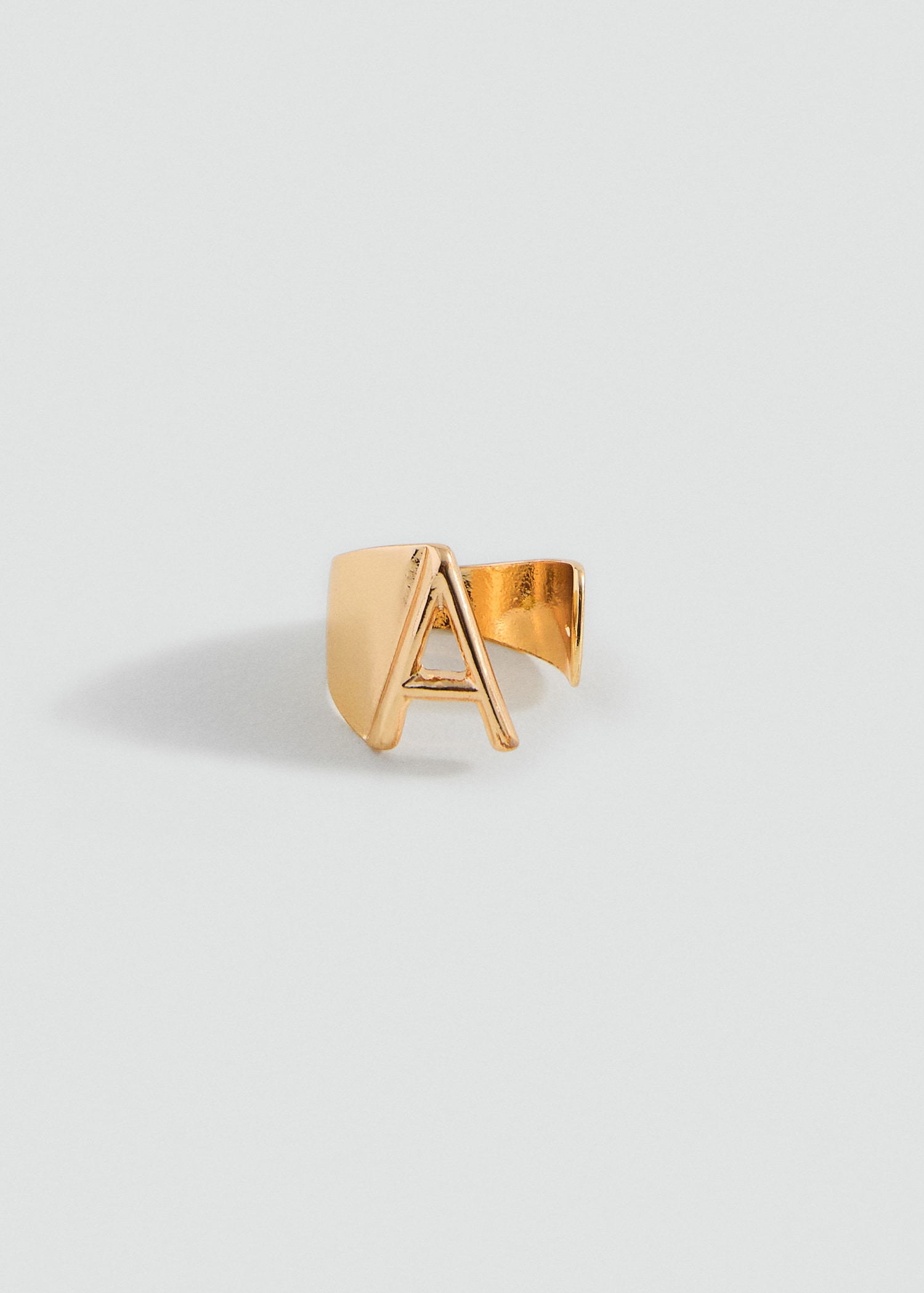 Ring with letter design - Article without model