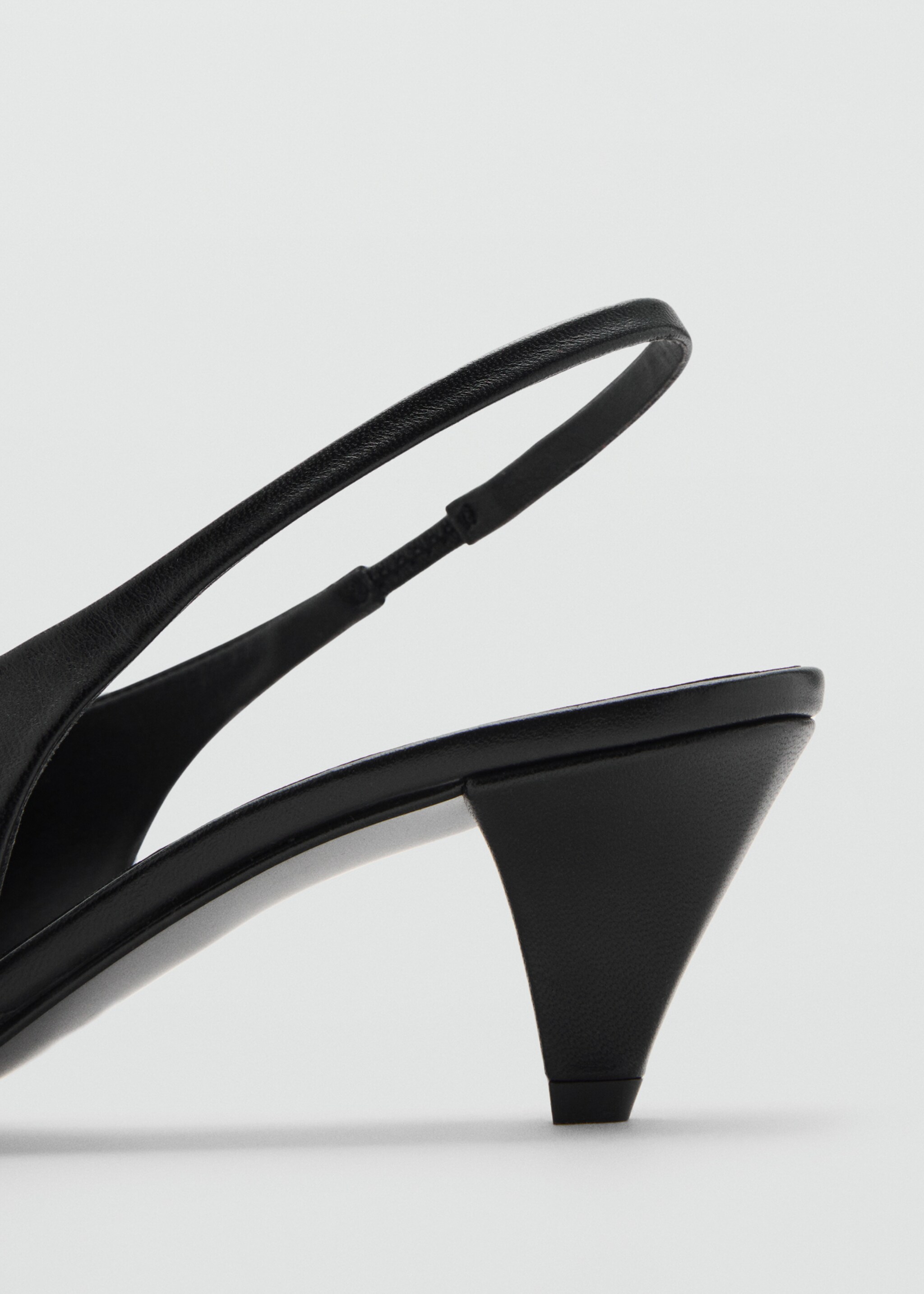 Kitten-heel leather shoes - Details of the article 1, Black. Ref: 17046000-00.
