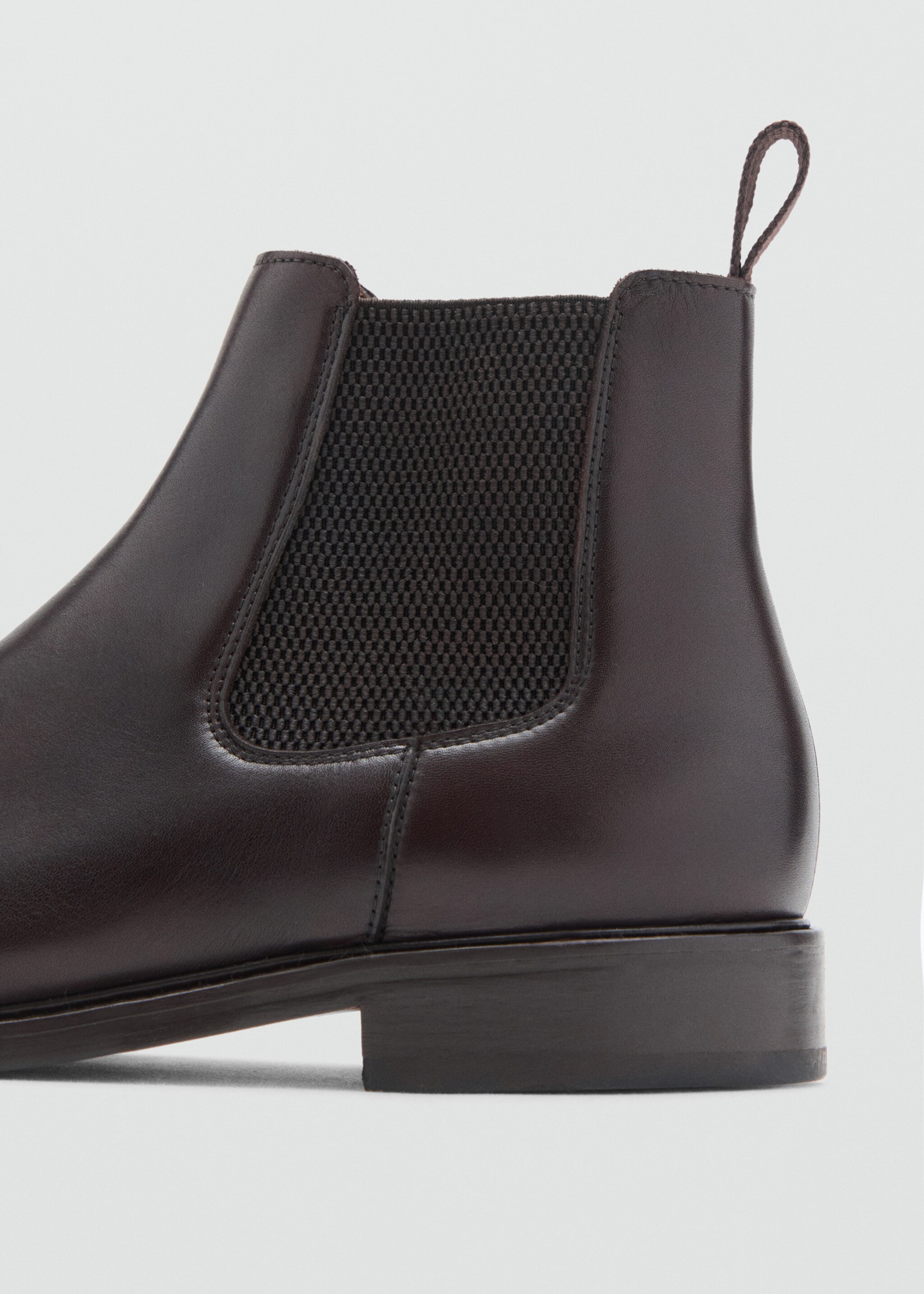 Polished leather chelsea boots - Details of the article 2, Brown. Ref: 17046002-00.