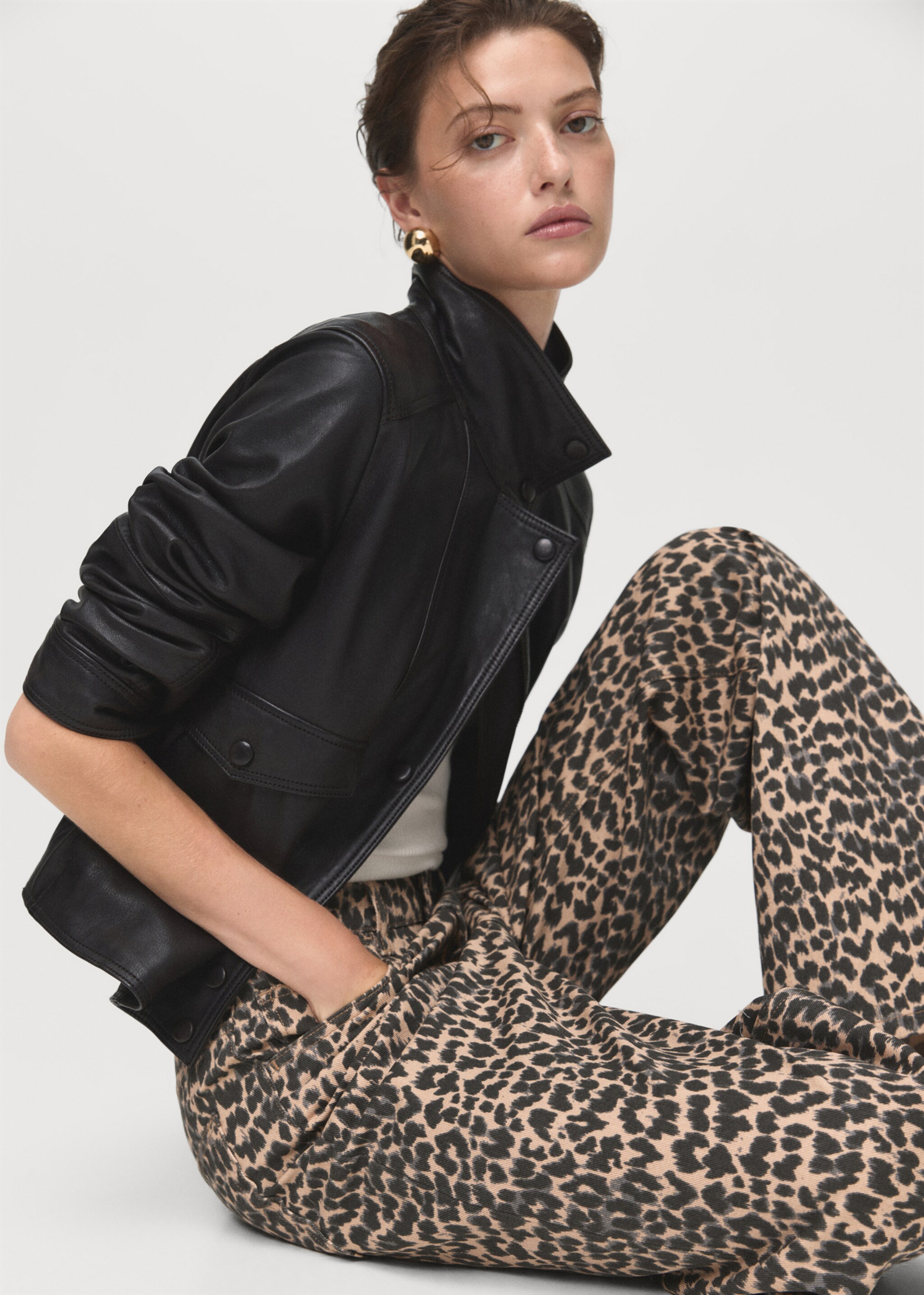 Leopard-print straight jeans - Details of the article 2, Brown. Ref: 17046003-00.