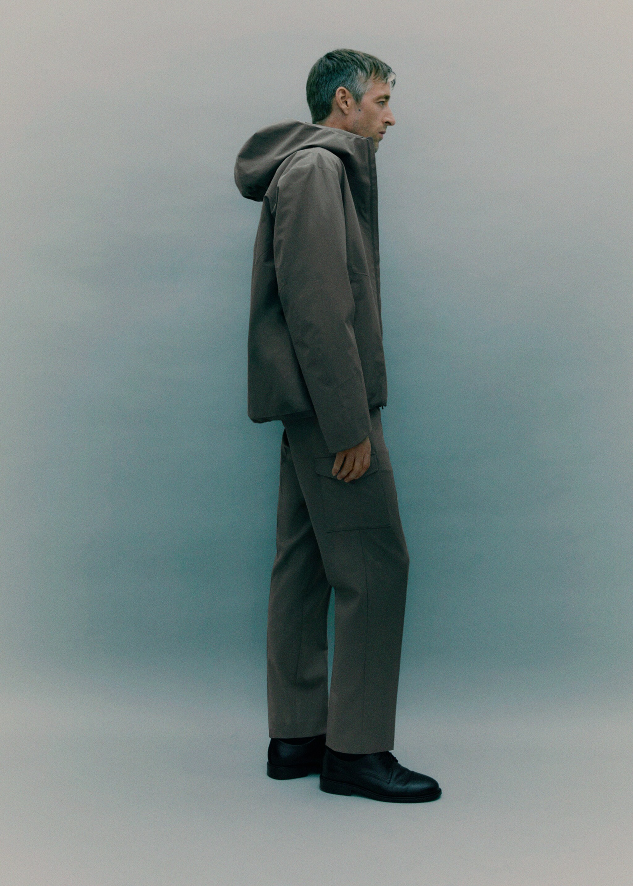 Slim-fit Thermolite® cargo trousers - Details of the article 5, Medium Brown. Ref: 17046328-00.