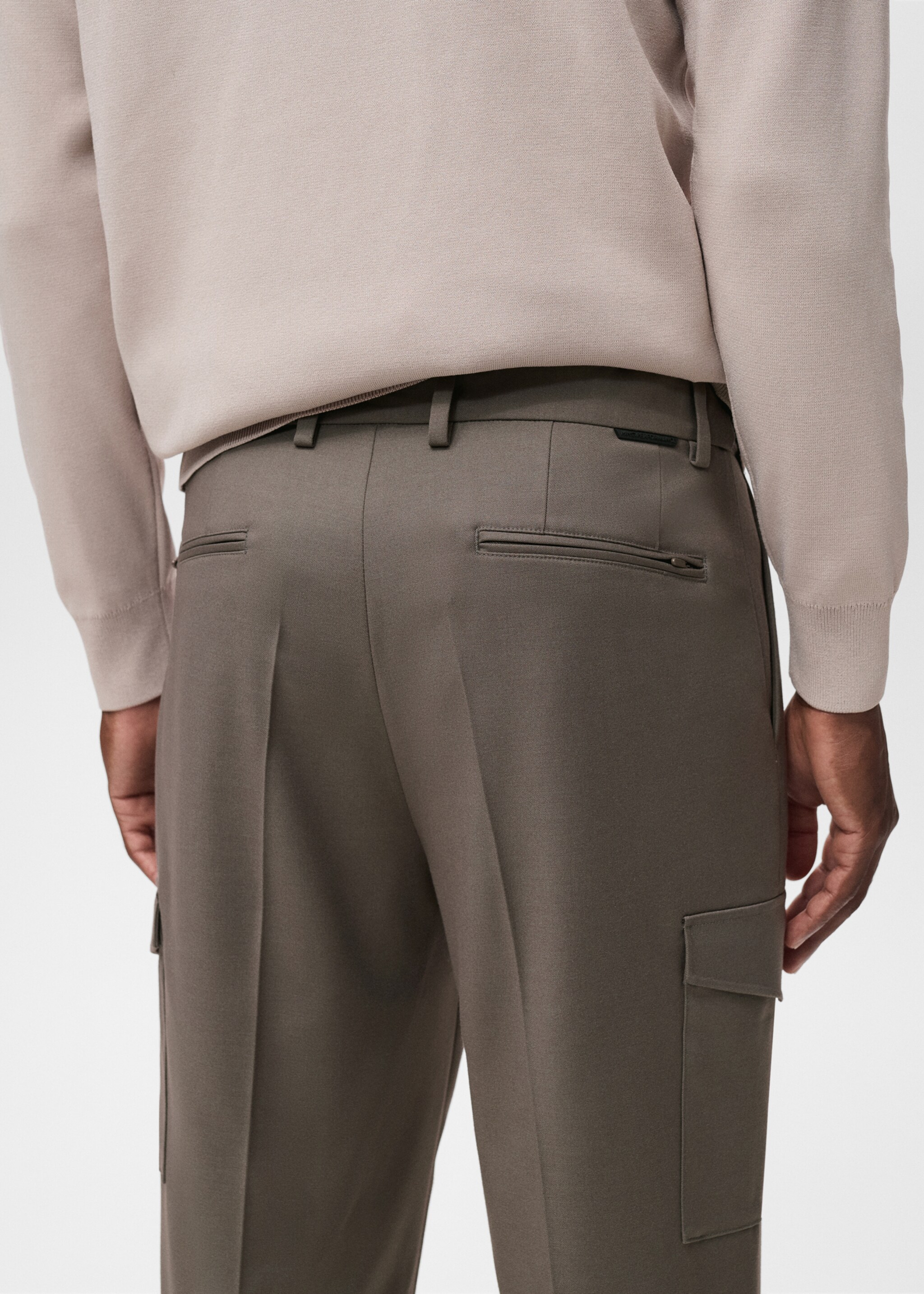 Pantaloni cargo slim fit - Detaliu al articolului 6, Maro mediu. Ref: 17046328-00.