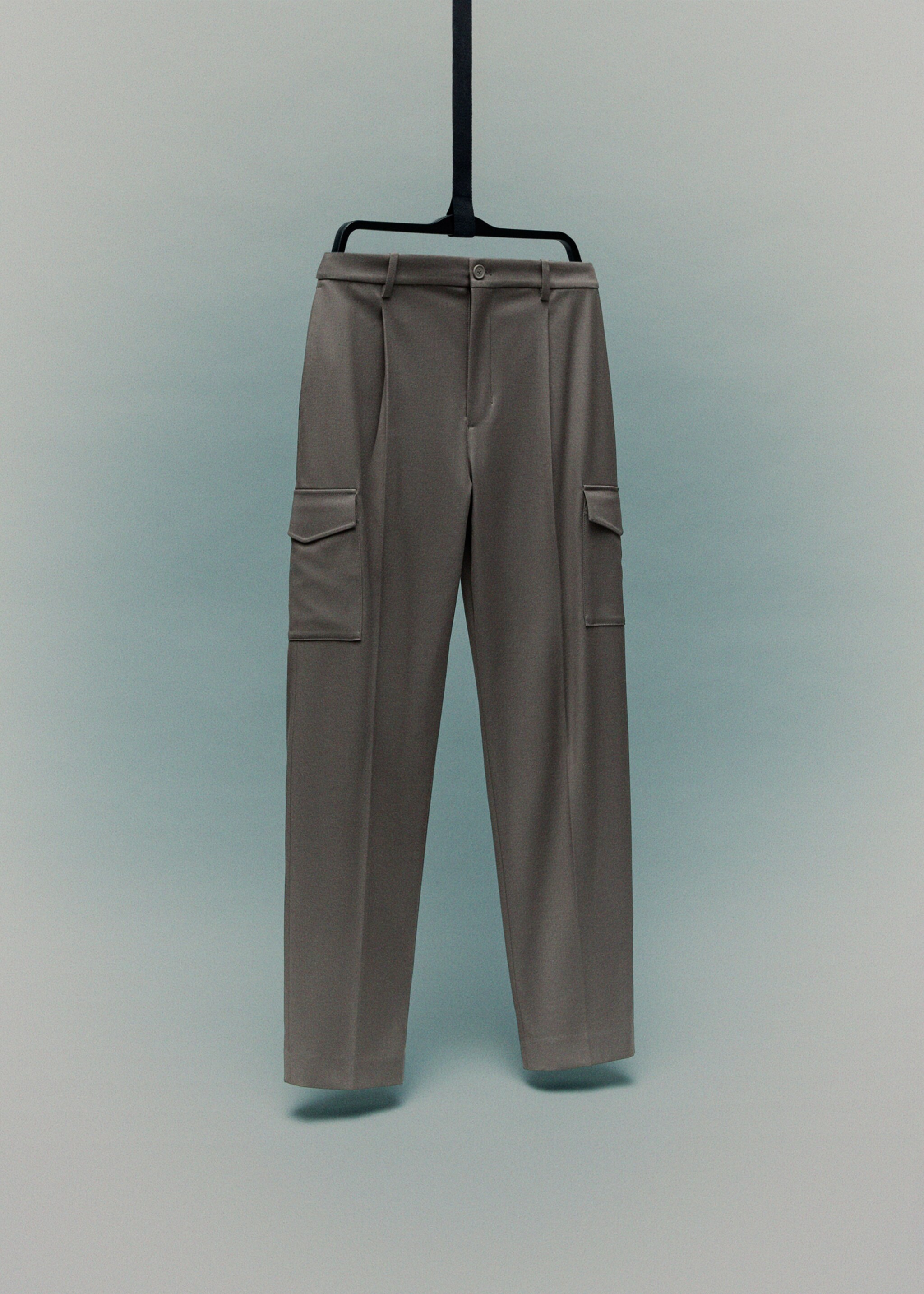 Slim-fit Thermolite® cargo trousers - Details of the article 9, Medium Brown. Ref: 17046328-00.