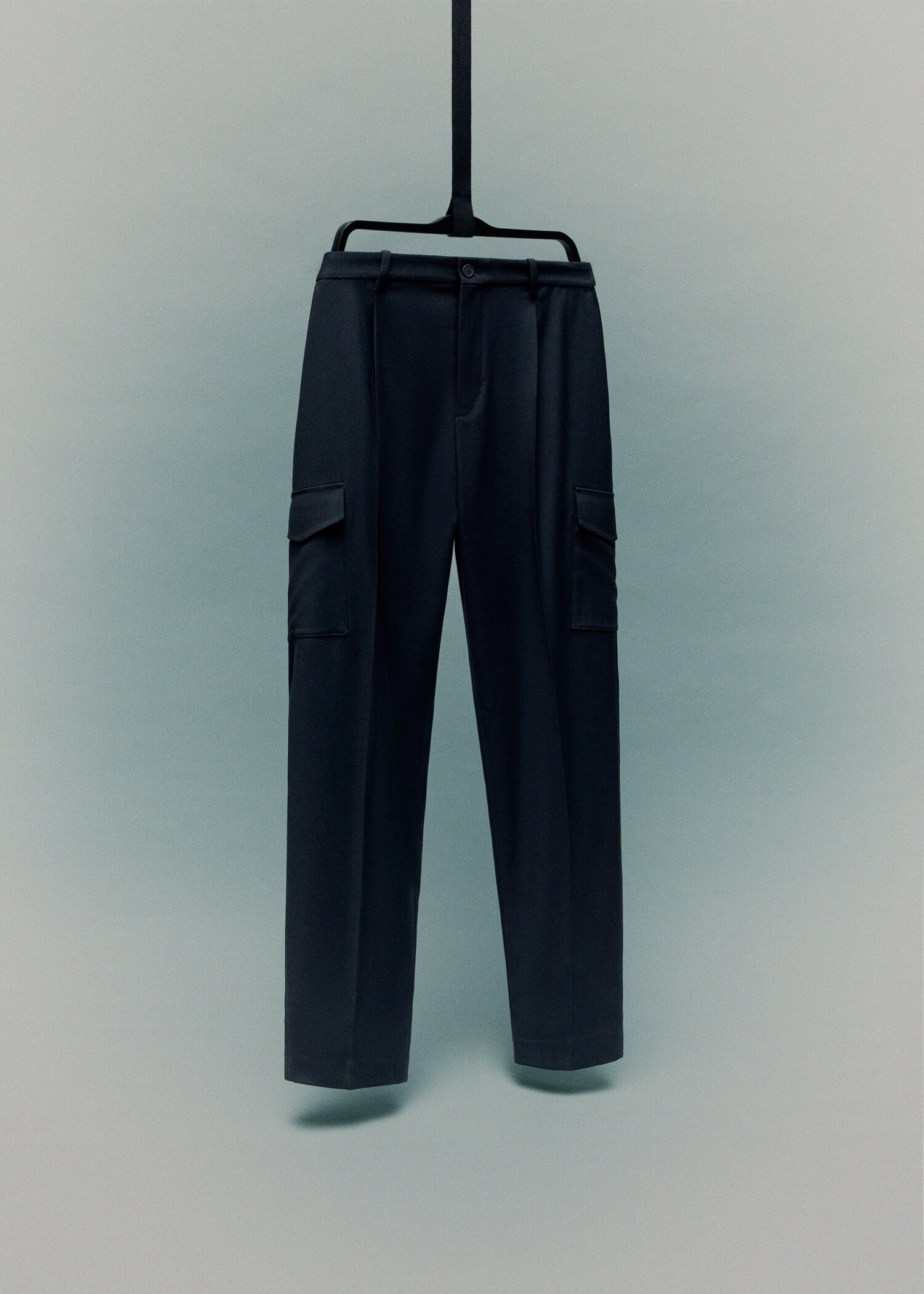 Slim-fit Thermolite® cargo trousers - Details of the article 9