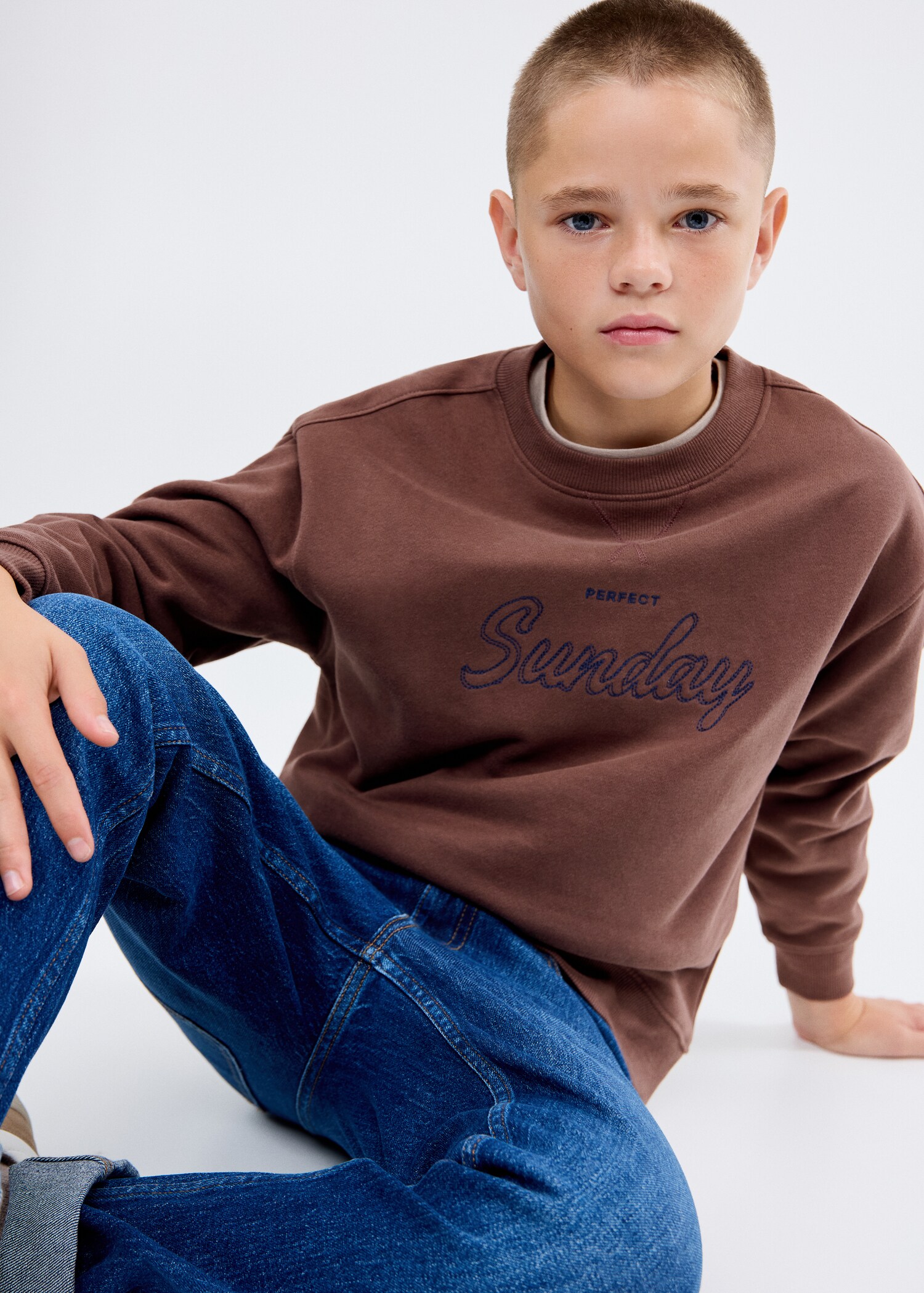 Sweater coton brodé - Plan moyen
