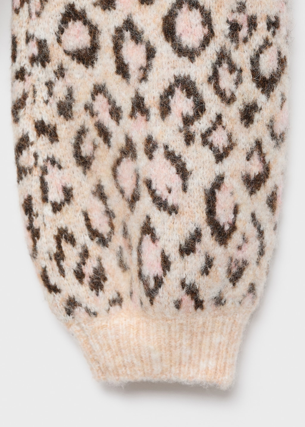 Leopard-print knitted sweater