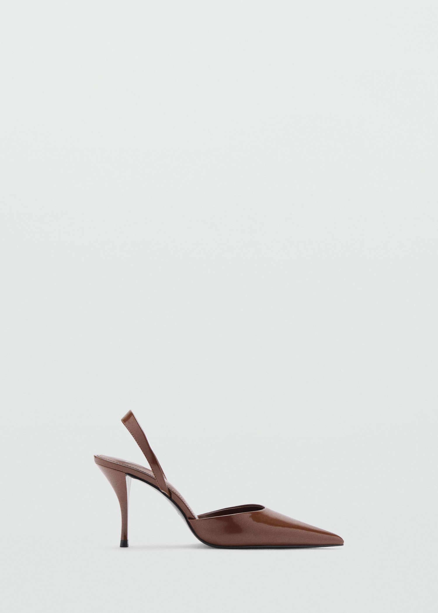 Pointed shoes with patent leather effect - Article without model